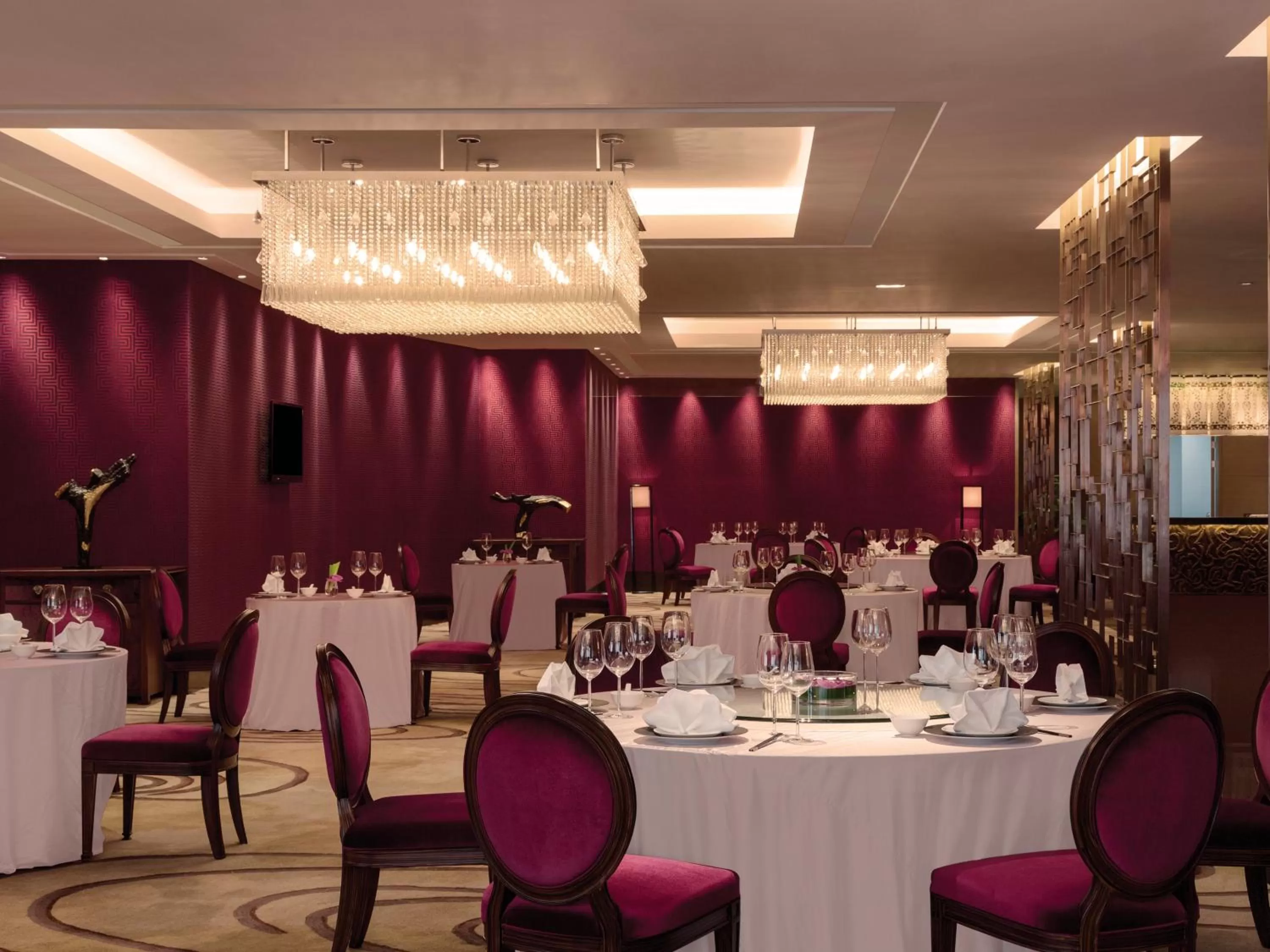 Restaurant/places to eat in Kempinski Hotel Chongqing - Complimentary 500ml Home-Brewed beer voucher upon check-in