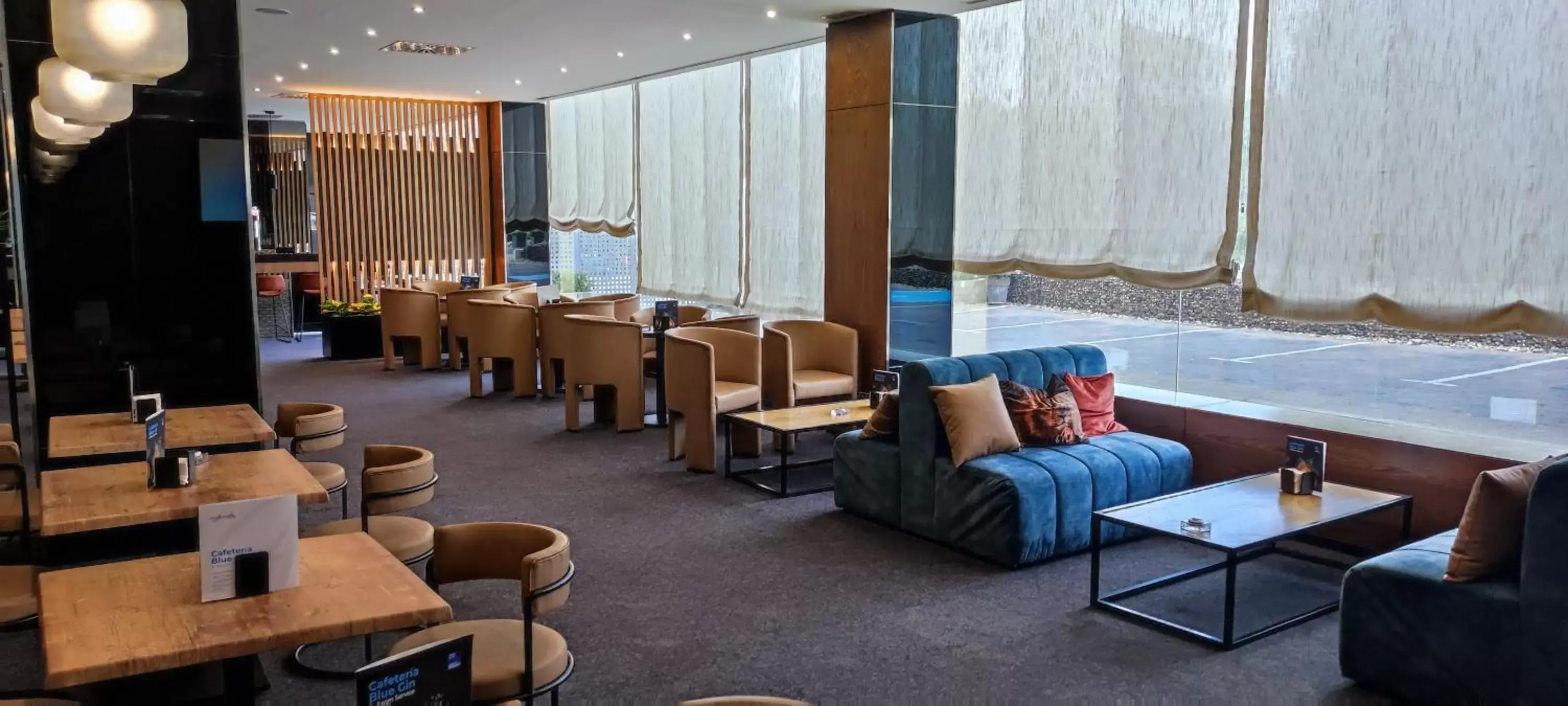 Lounge or bar in Hotel Ciudad de Móstoles Lounge or bar in Hotel Ciudad de Móstoles