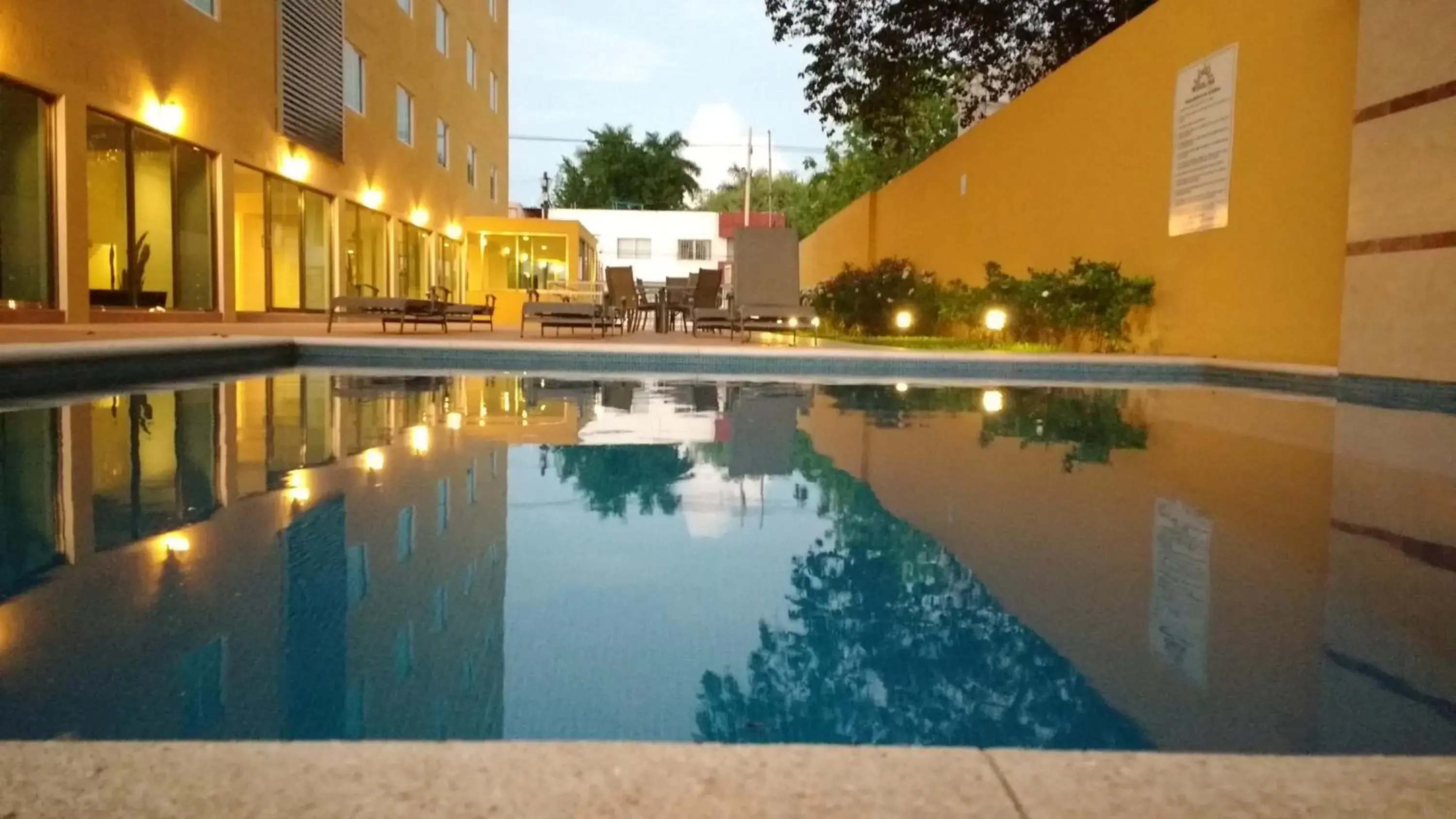 Balcony/Terrace, Swimming Pool in Misol-Ha Hotel Mérida