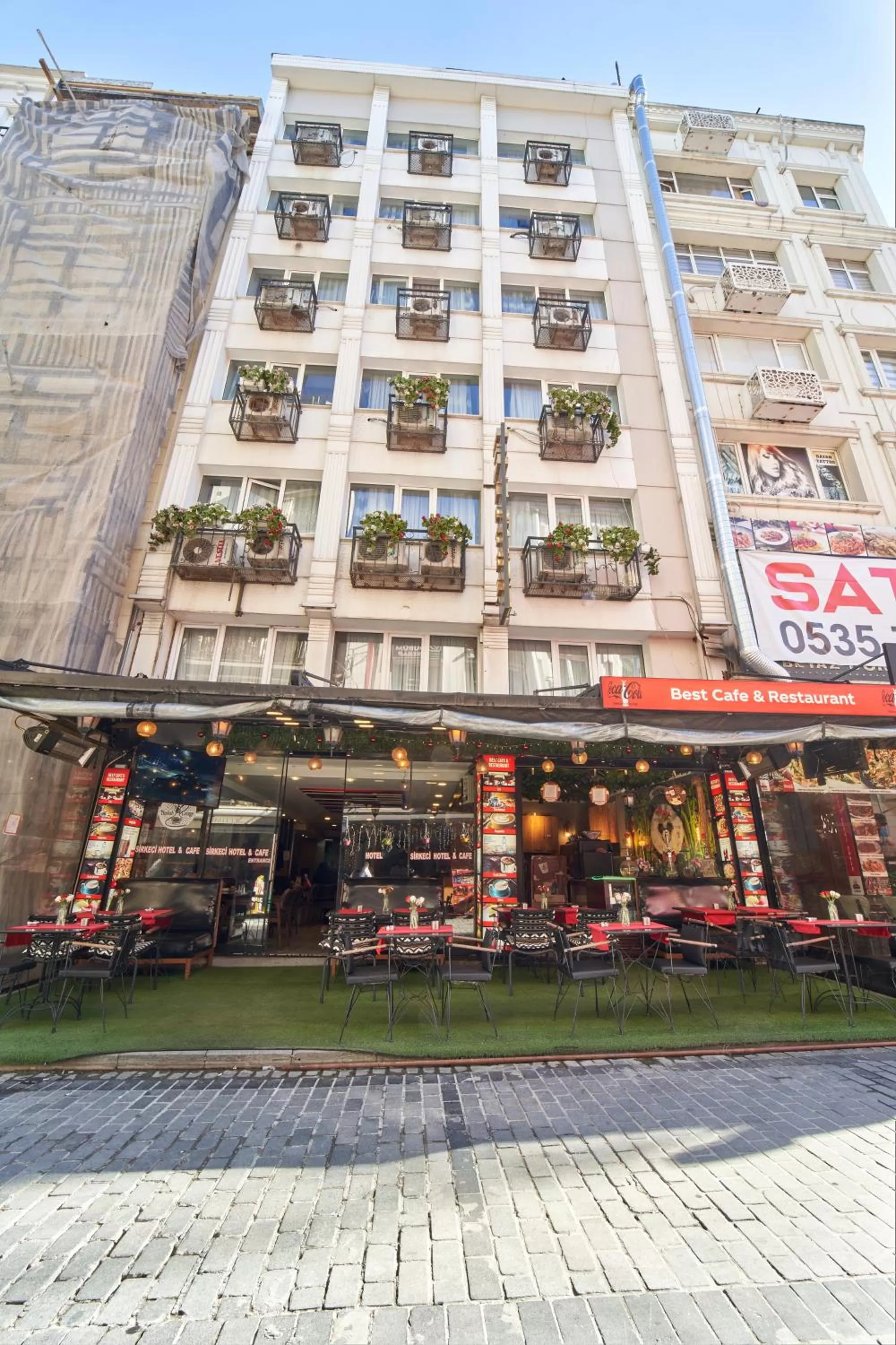 Property building in Istanbul Sirkeci Hotel