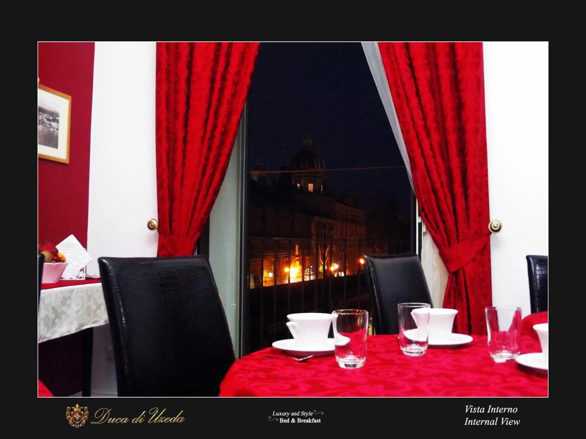 Communal lounge/ TV room in Duca di Uzeda Bed and Breakfast