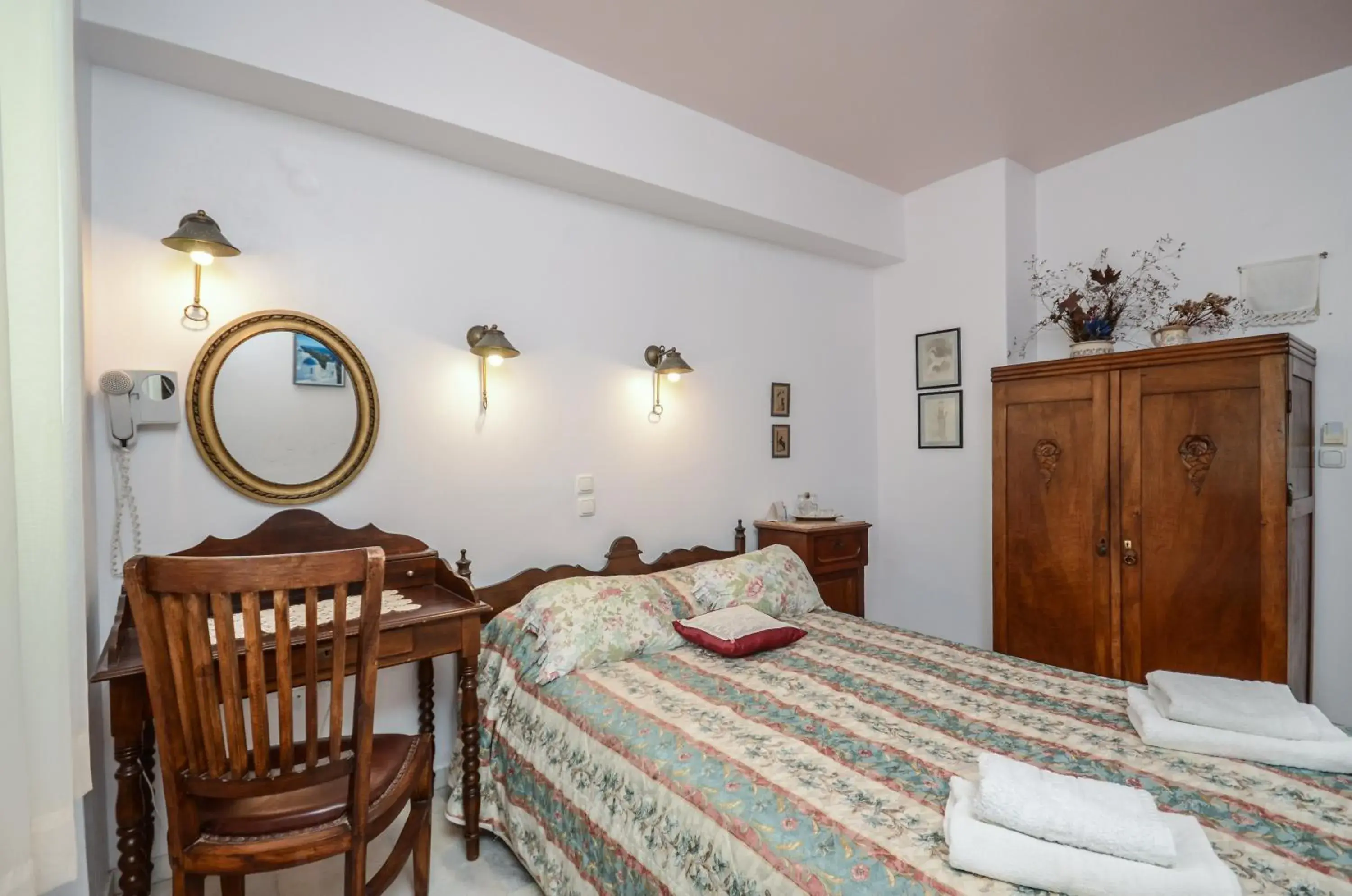 Bedroom, Bed in Chateau Zevgoli