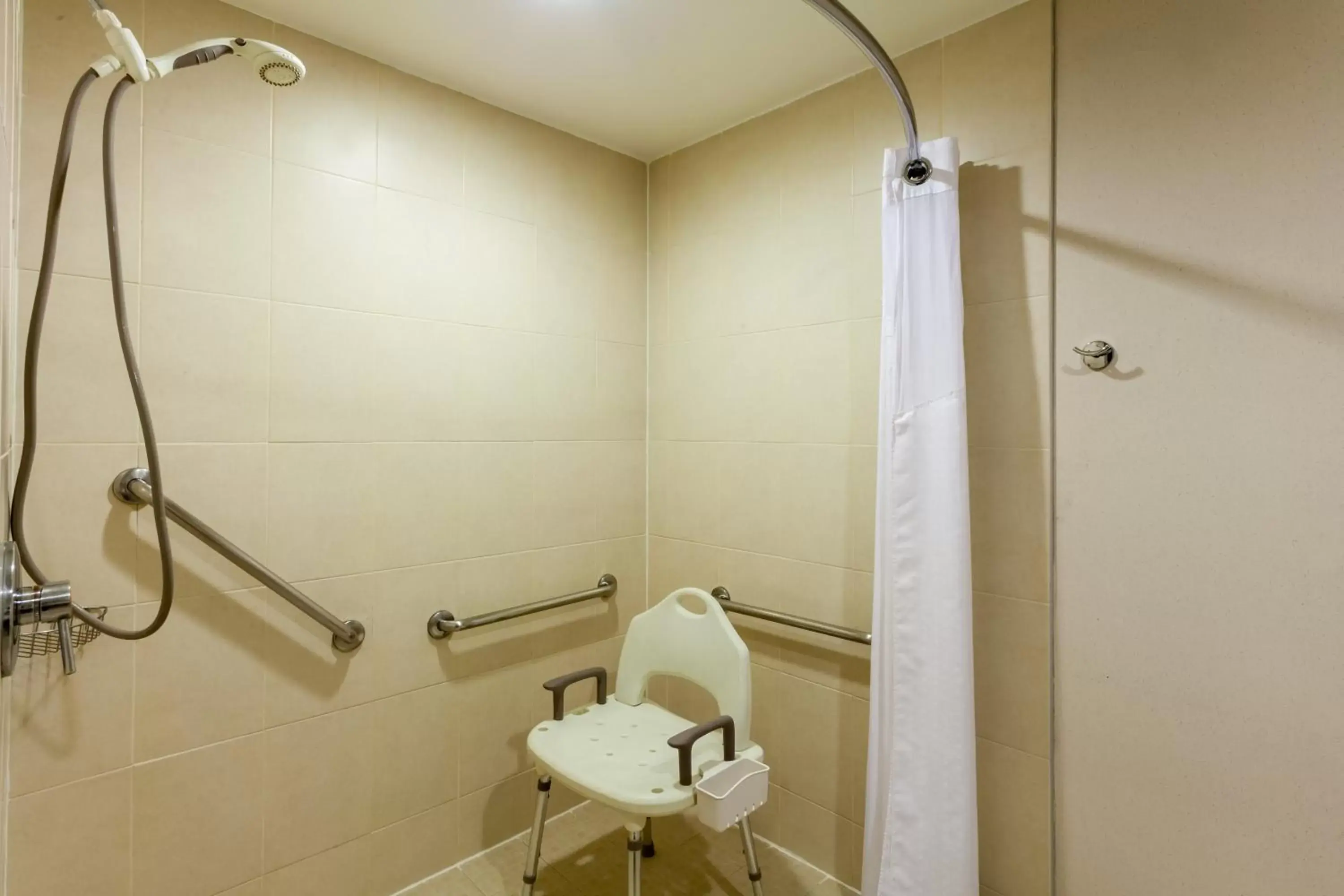 Bathroom in Holiday Inn Express Guadalajara Iteso, an IHG Hotel