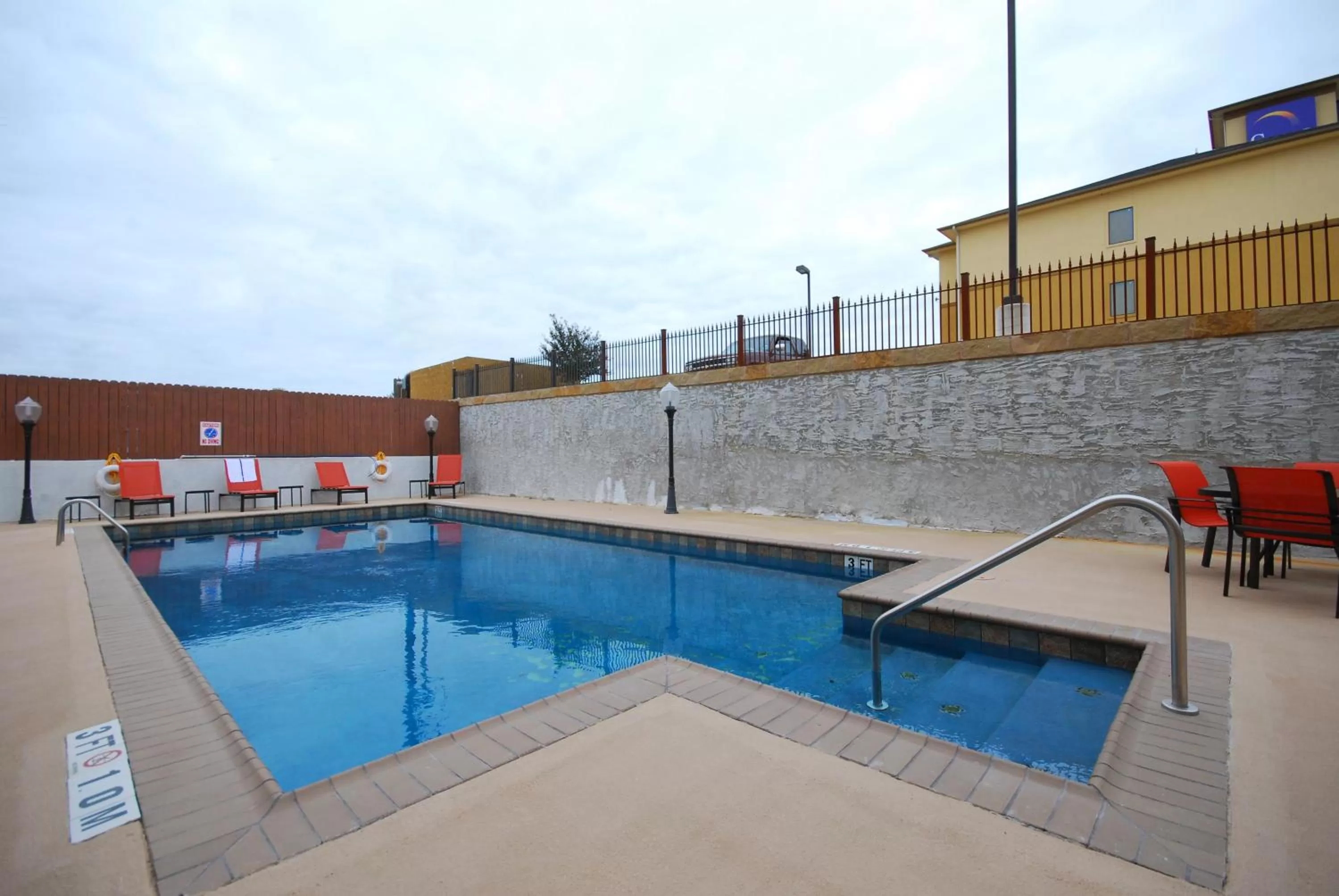 Swimming pool in Holiday Inn Express & Suites Gonzales by IHG