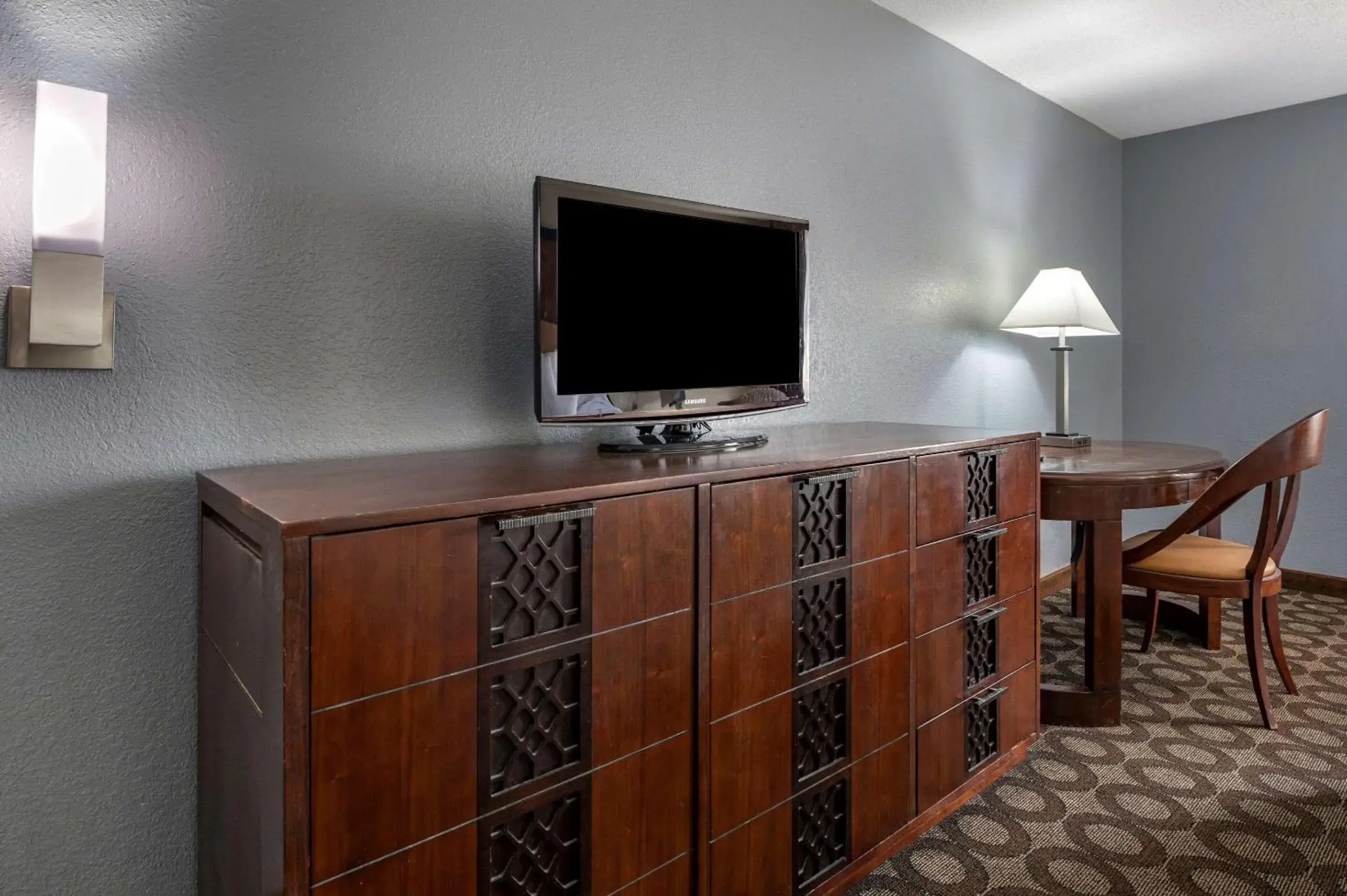 Bedroom, TV/Entertainment Center in Suburban Studios Lafayette