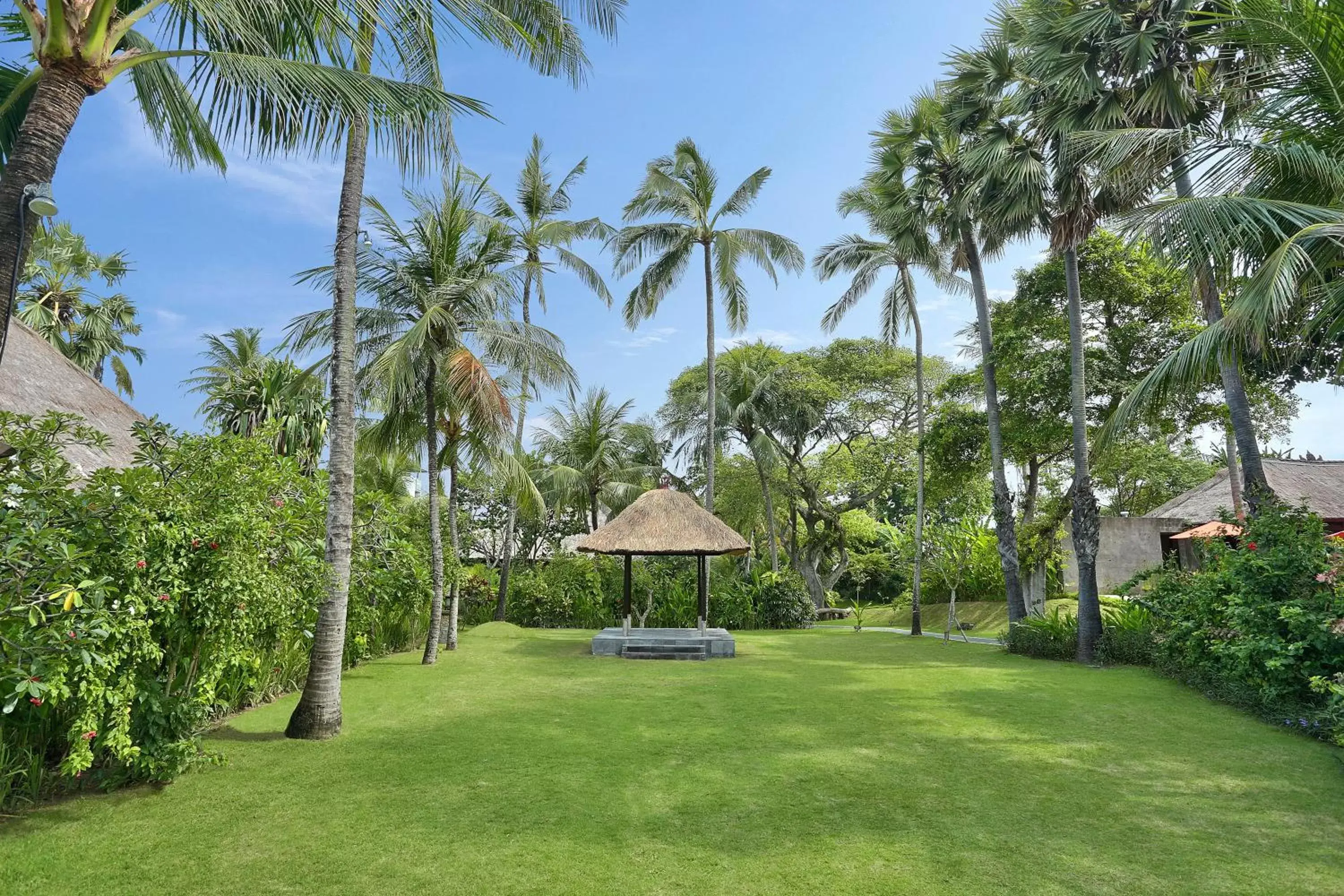 Garden in Legian Beach Hotel