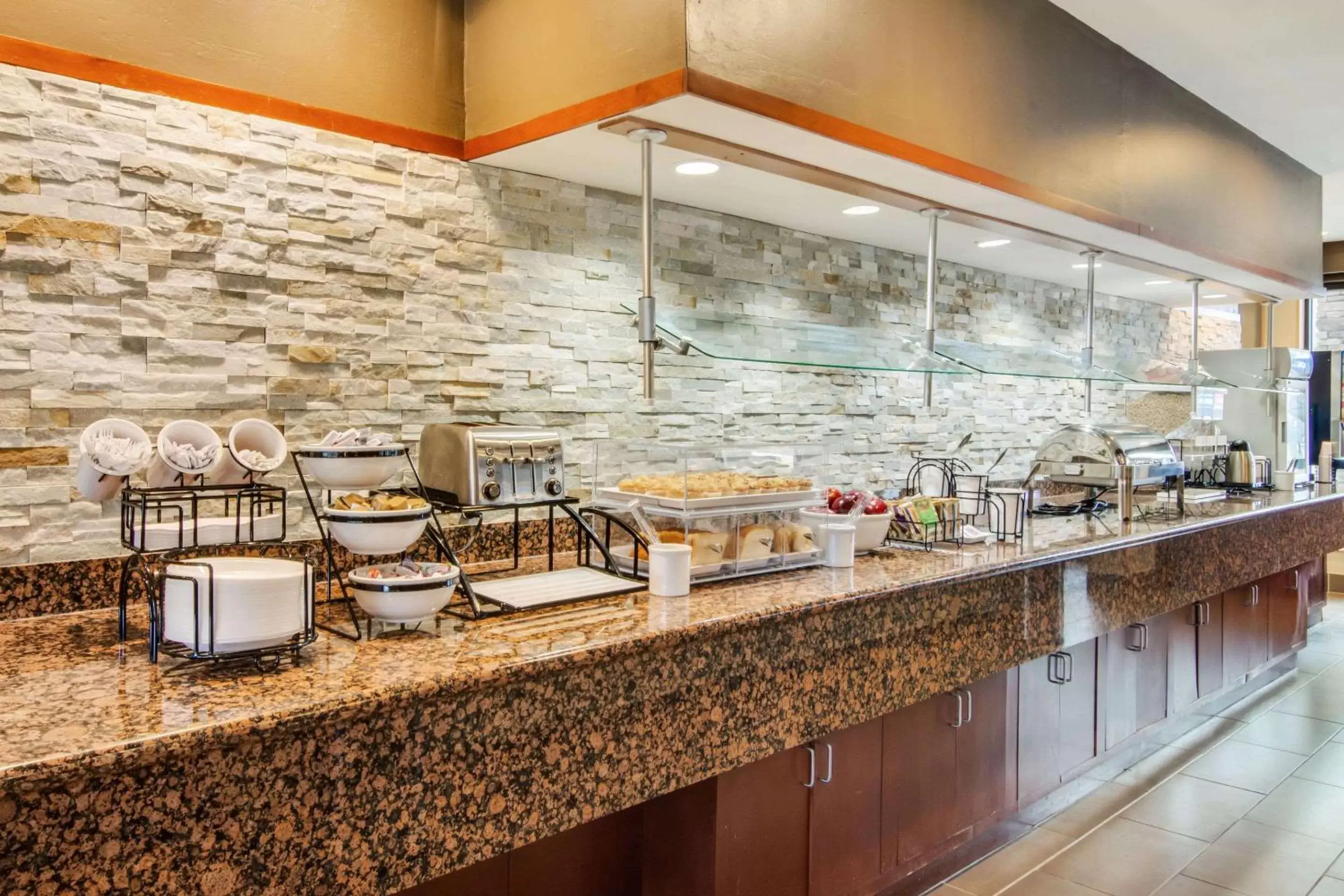 Restaurant/Places to Eat in Comfort Inn Roswell-Dunwoody