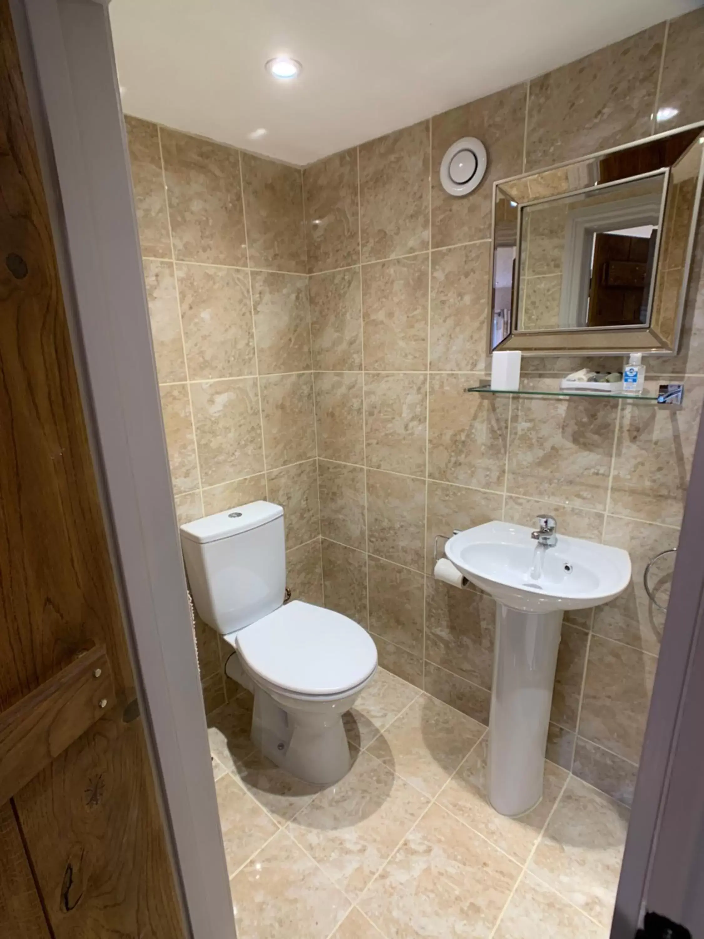 Bathroom in Swan House Tea Room and Bed & Breakfast