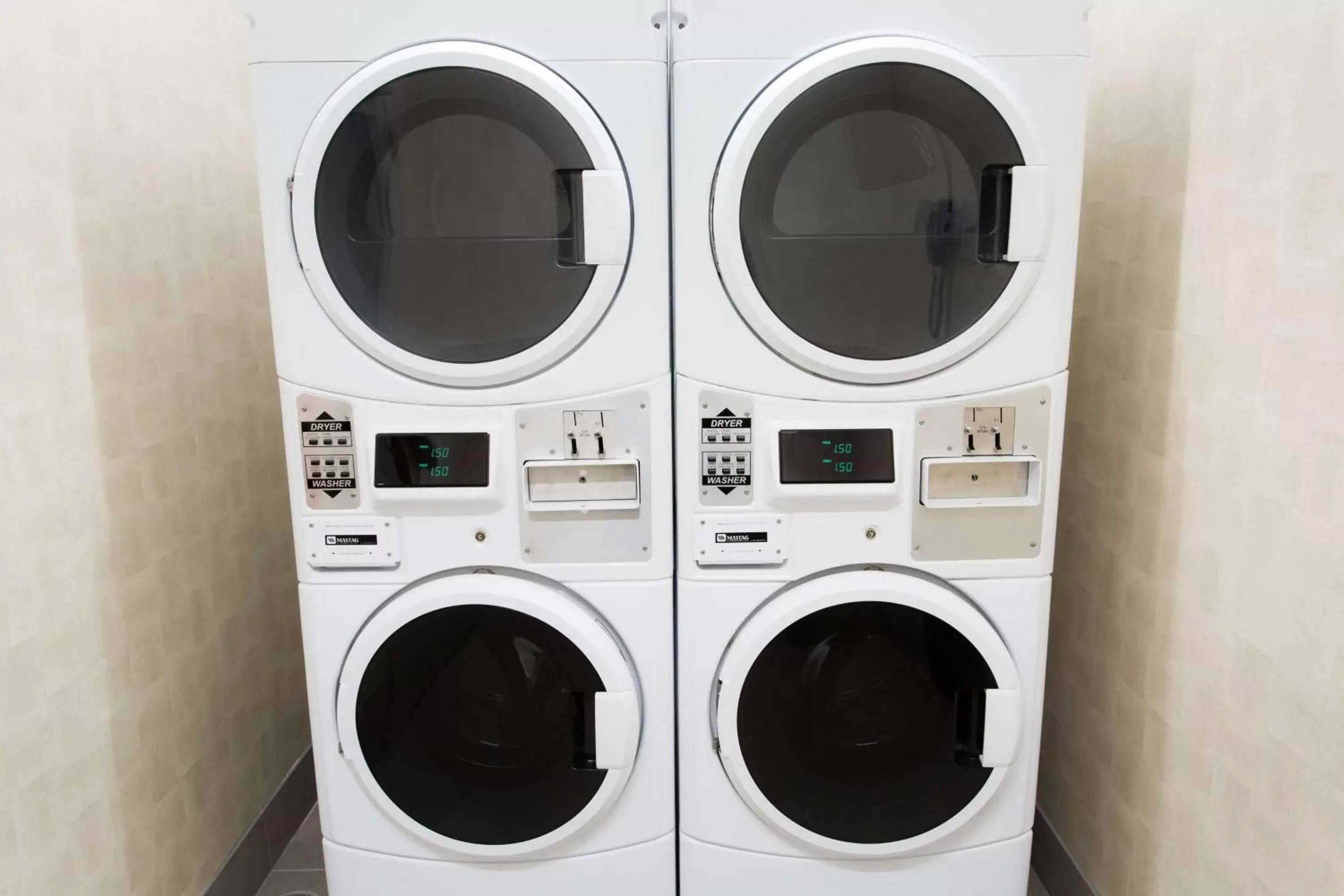 Property building in Hampton Inn by Hilton Lloydminster Property building in Hampton Inn by Hilton Lloydminster