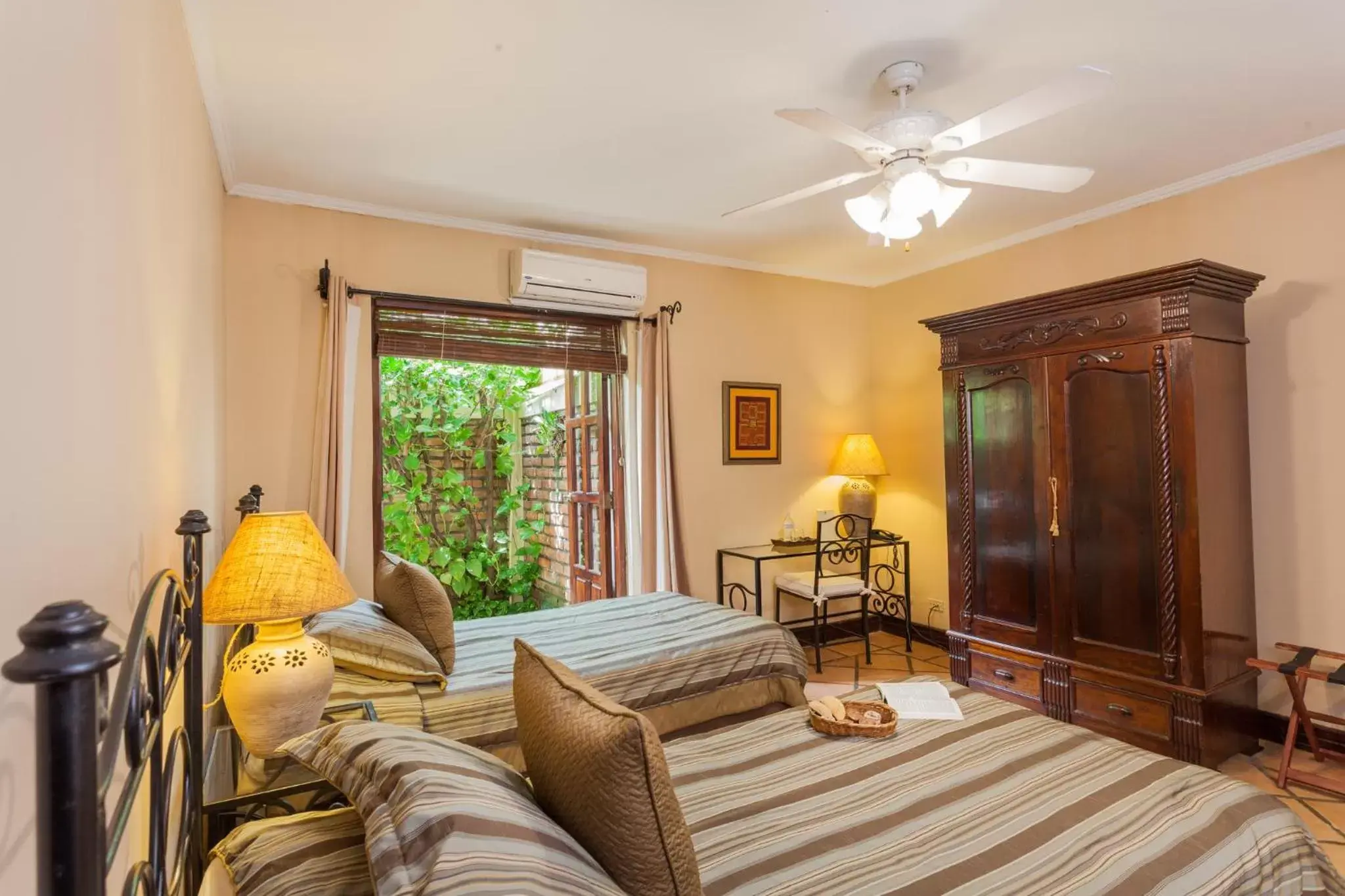 Superior Twin Room - single occupancy in Los Robles Charming Colonial Boutique Hotel Superior Twin Room - single occupancy in Los Robles Charming Colonial Boutique Hotel