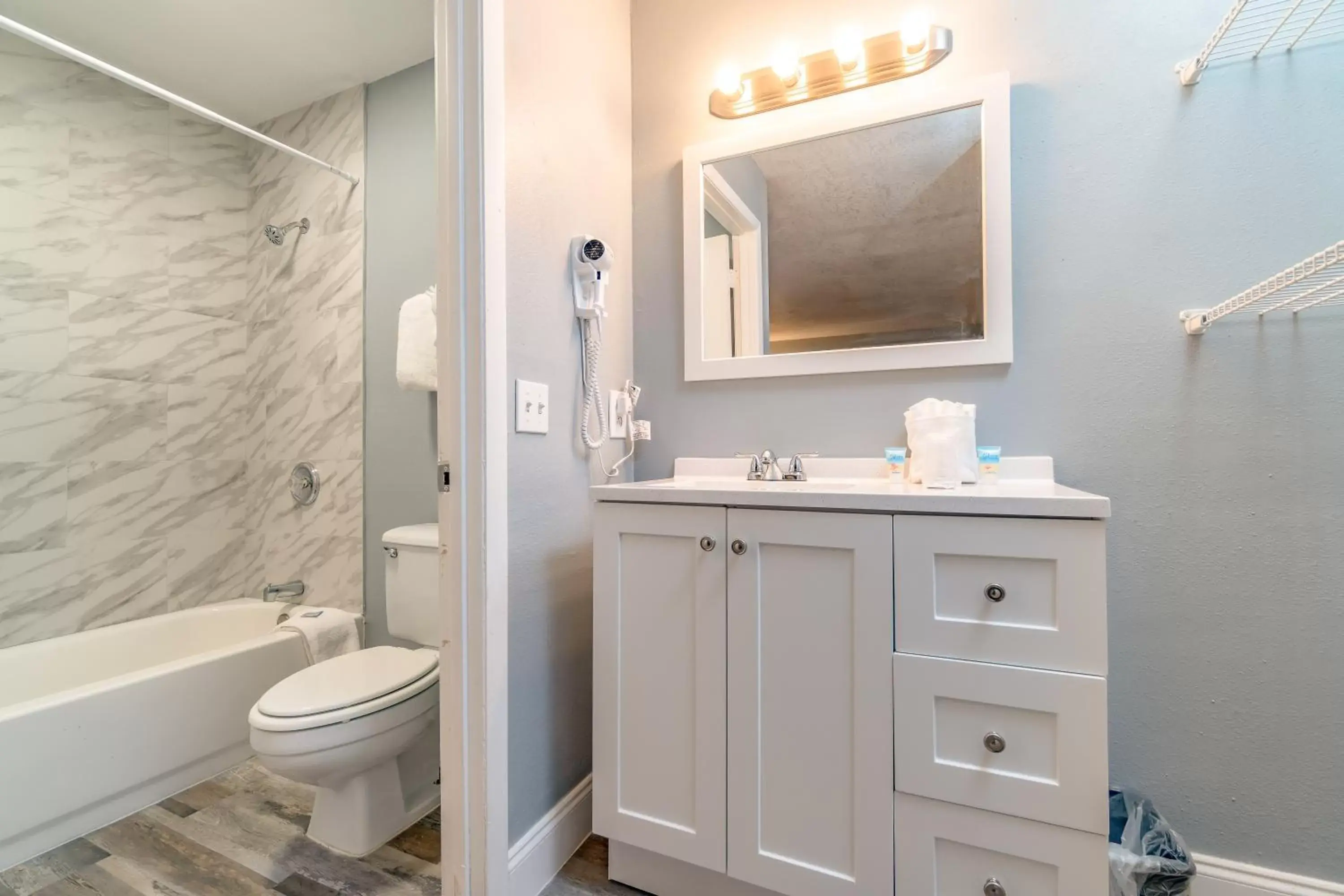 Bathroom in Sunshine Inn