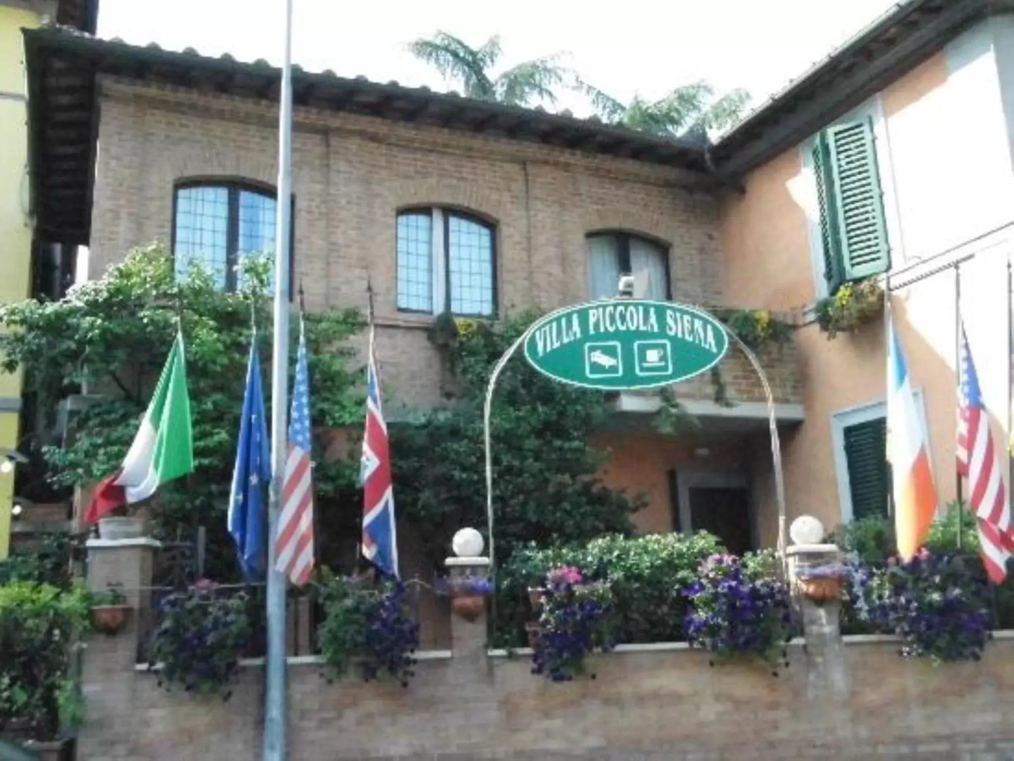 Facade/entrance, Property Building in Villa Piccola Siena