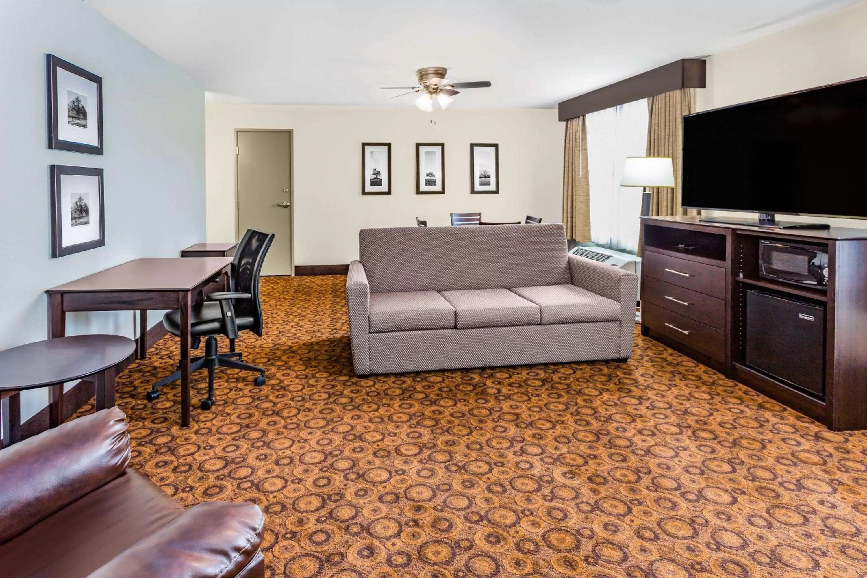 Living room in AmericInn & Suites Burnsville, MN
