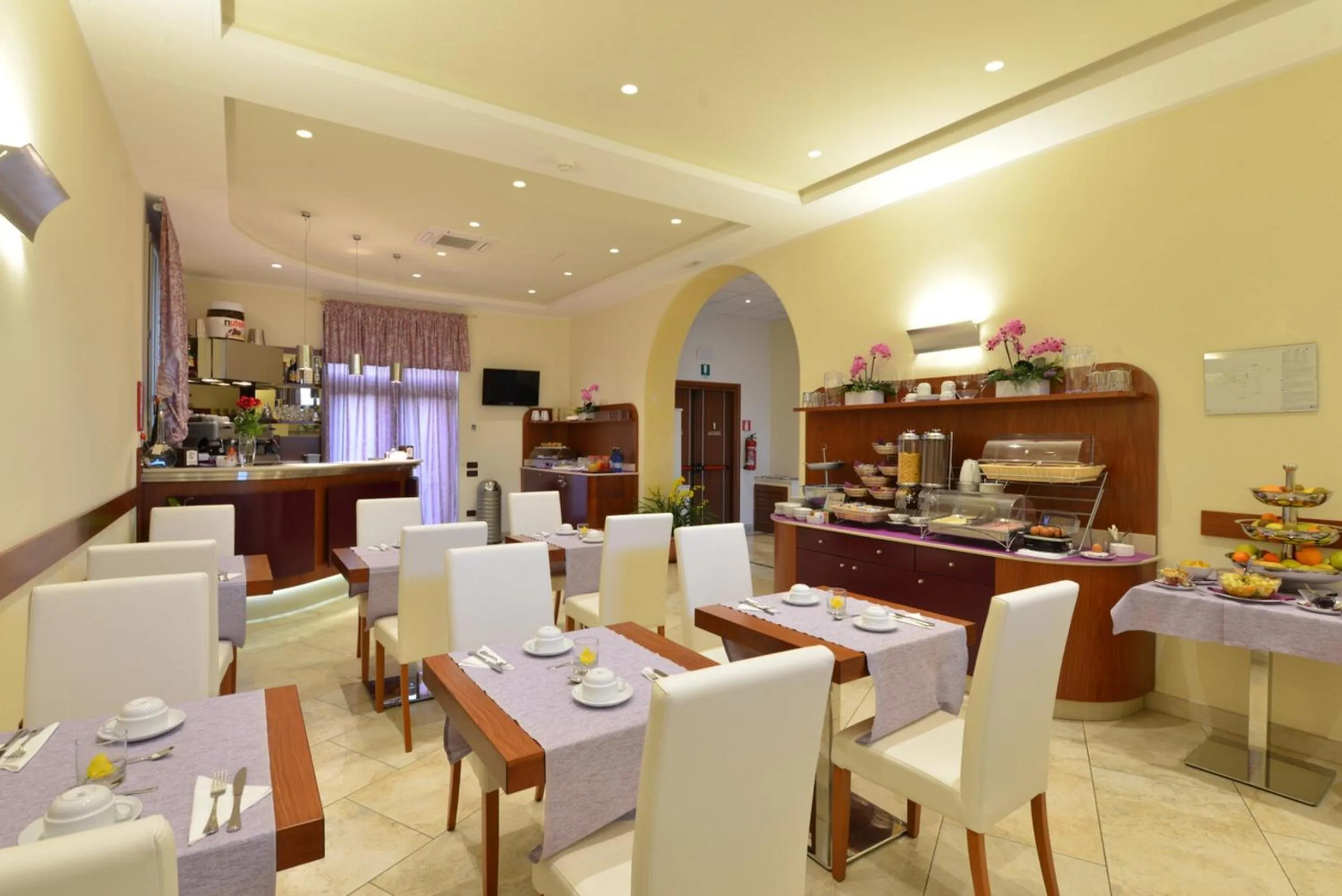 Restaurant/places to eat in Hotel Rosignano