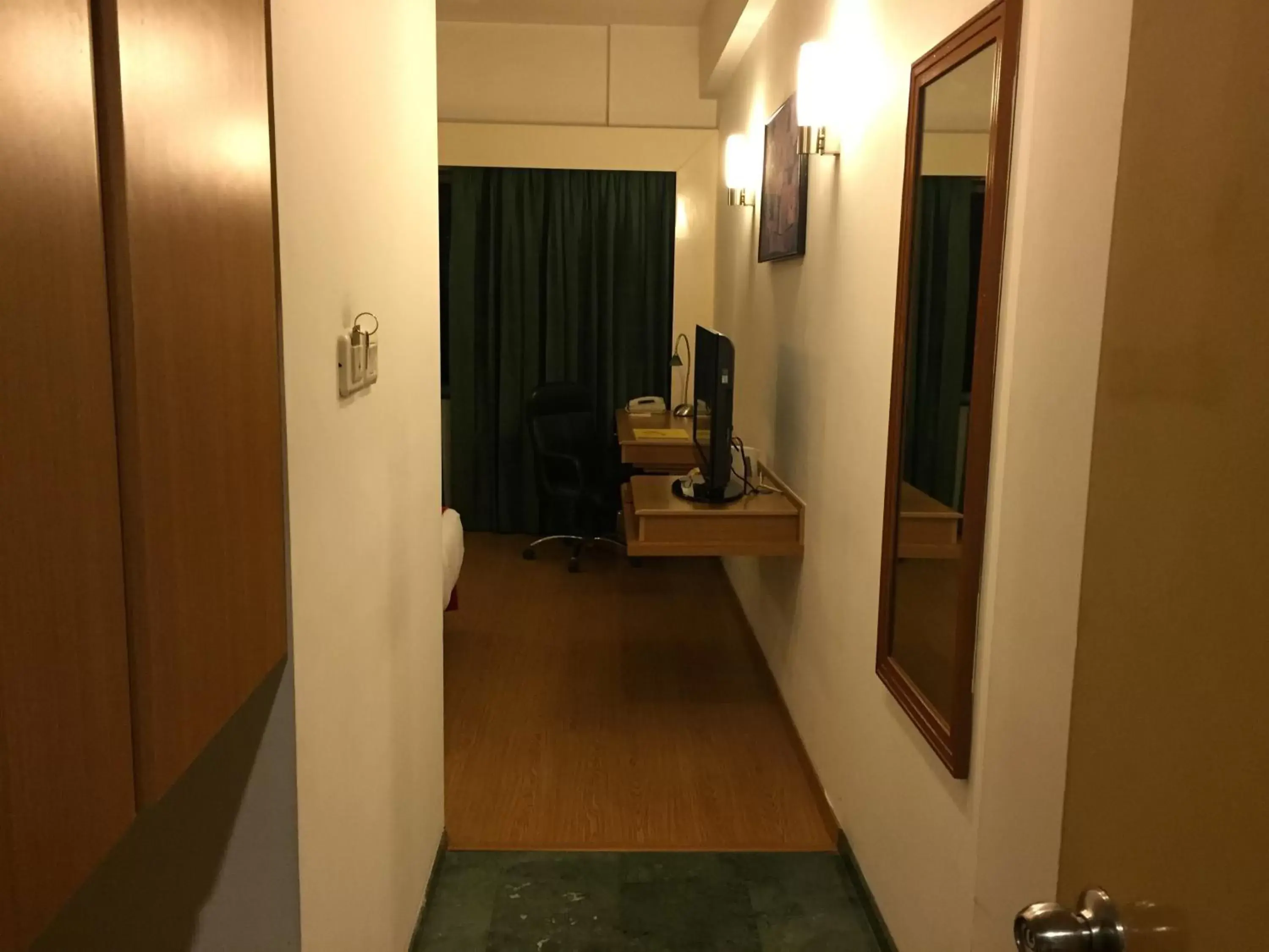 Bedroom, Bathroom in Lemon Tree Hotel Hinjewadi Pune