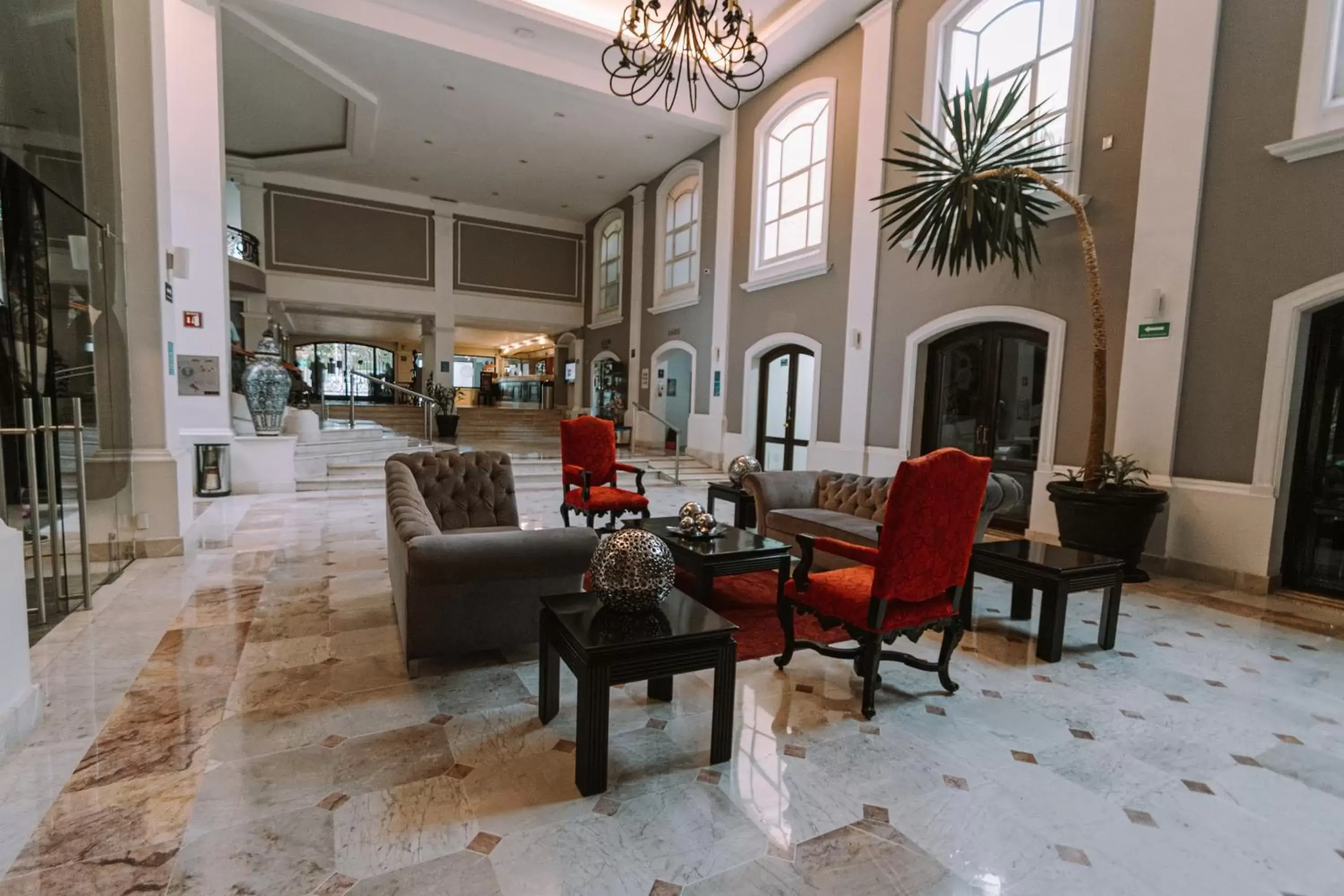 Living room, Lobby/Reception in Plaza Camelinas Hotel