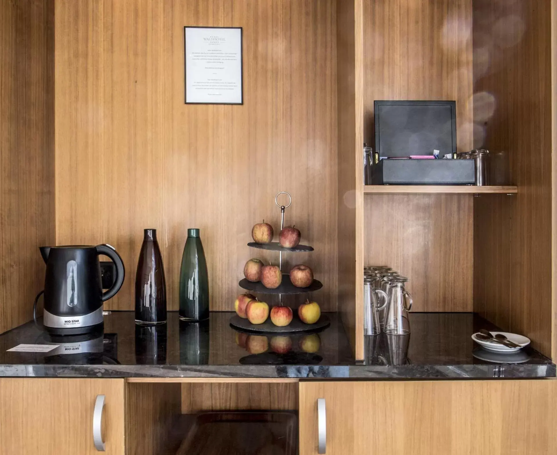 Coffee/tea facilities, Kitchen/Kitchenette in Waldhotel & SPA Davos - for body & soul