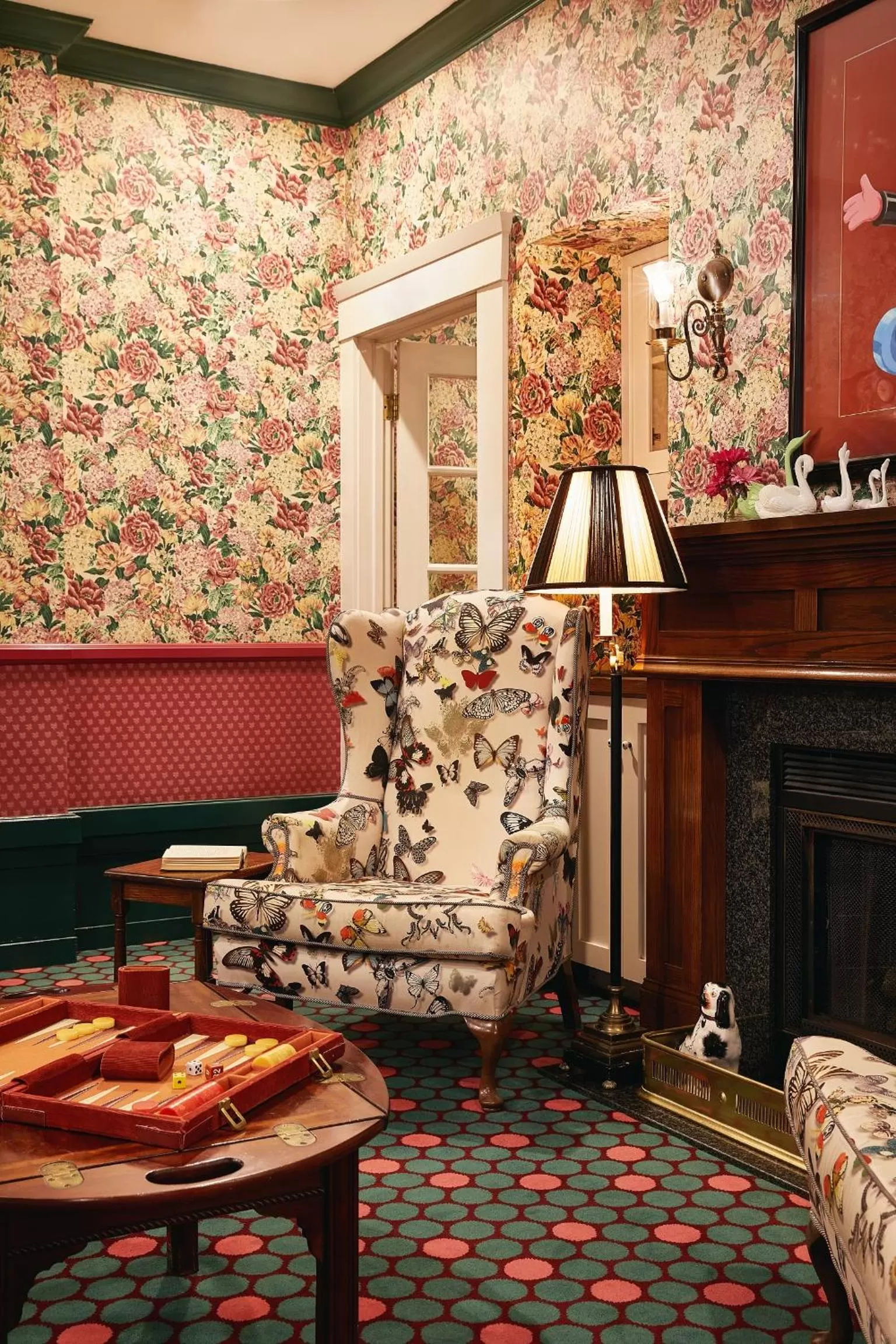 Decorative detail in White Swan Inn