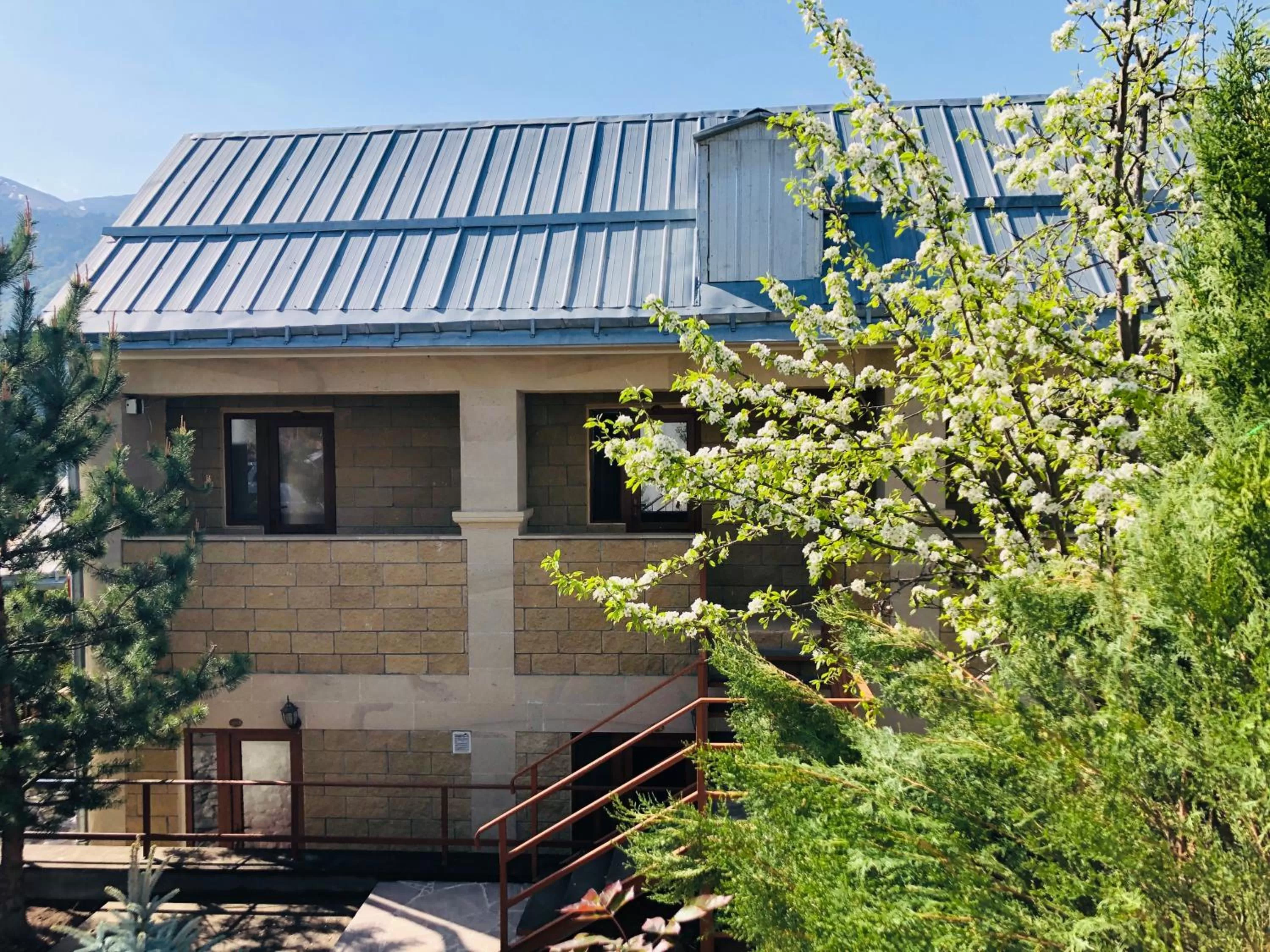 Property building in Dil Hill by Sam