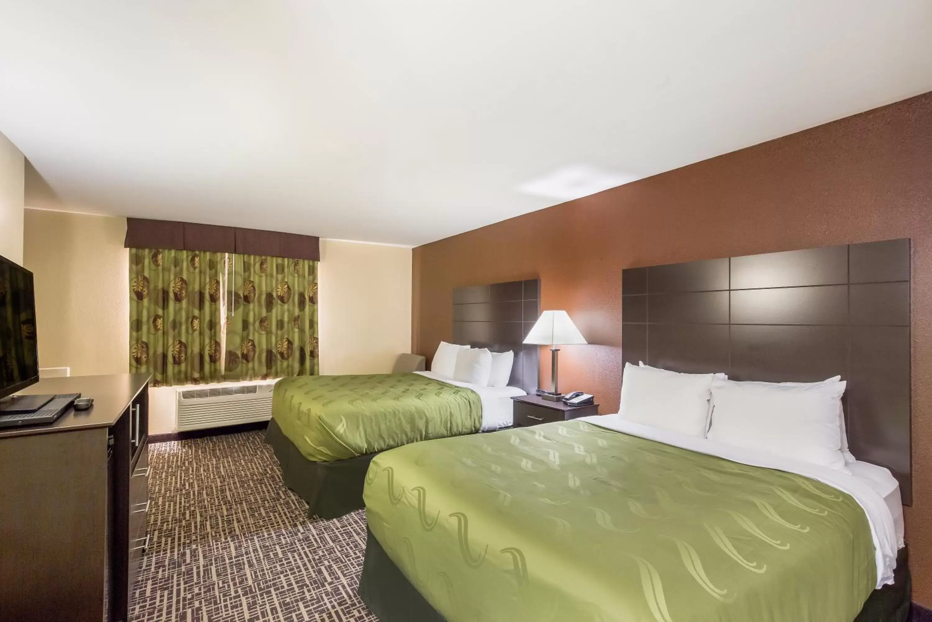 Bed in Quality Inn & Suites Caseyville - St. Louis