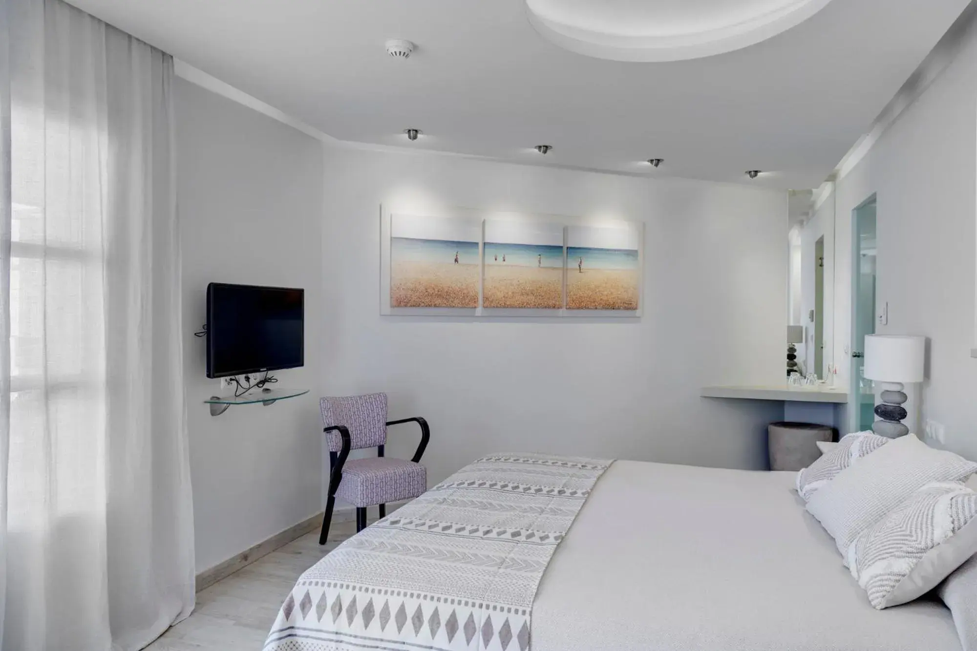 Bedroom, Bed in Kouros Art Hotel (Adults Only)