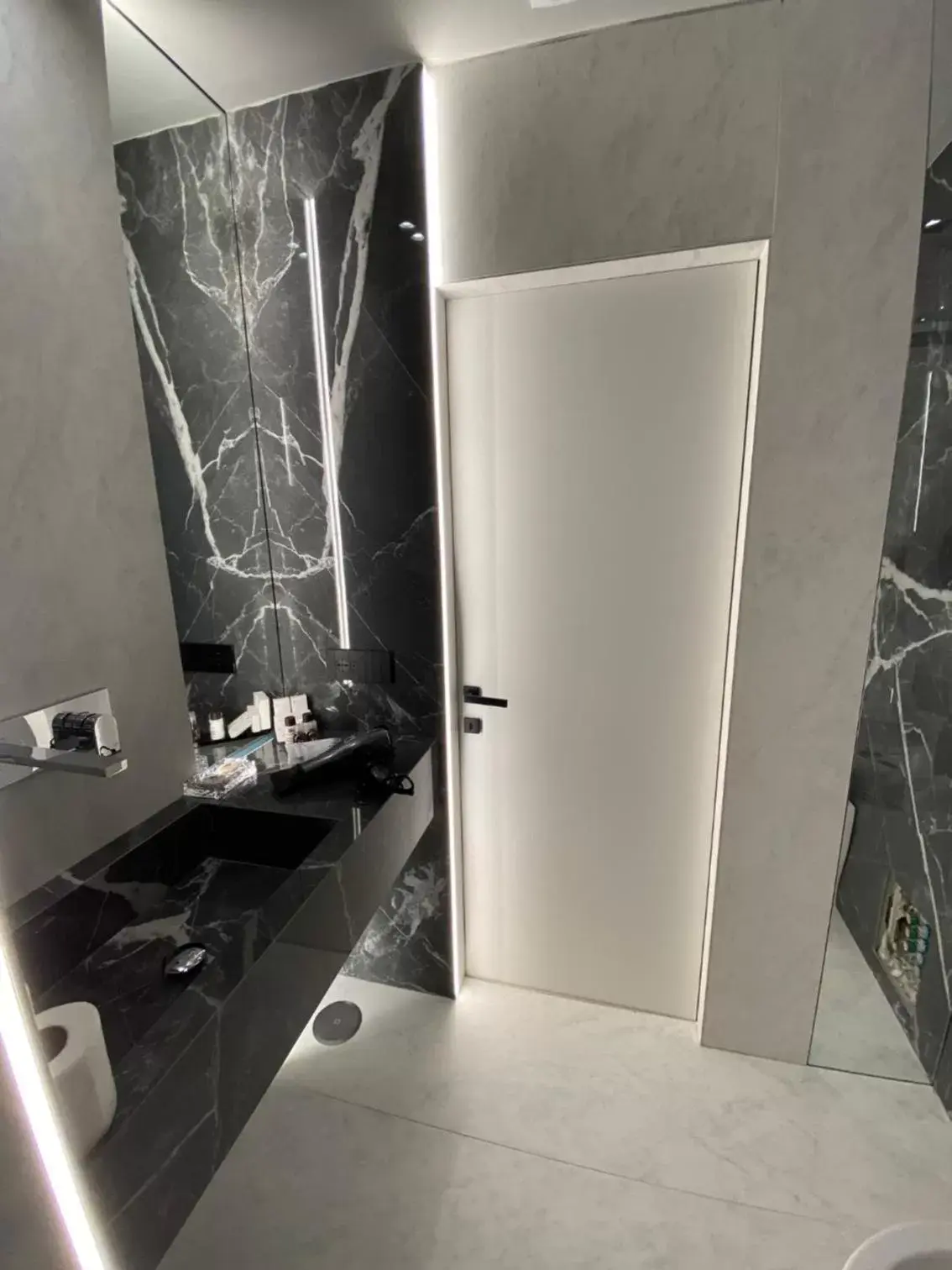 Shower, Bathroom in Relais sul Mare Boutique Hotel