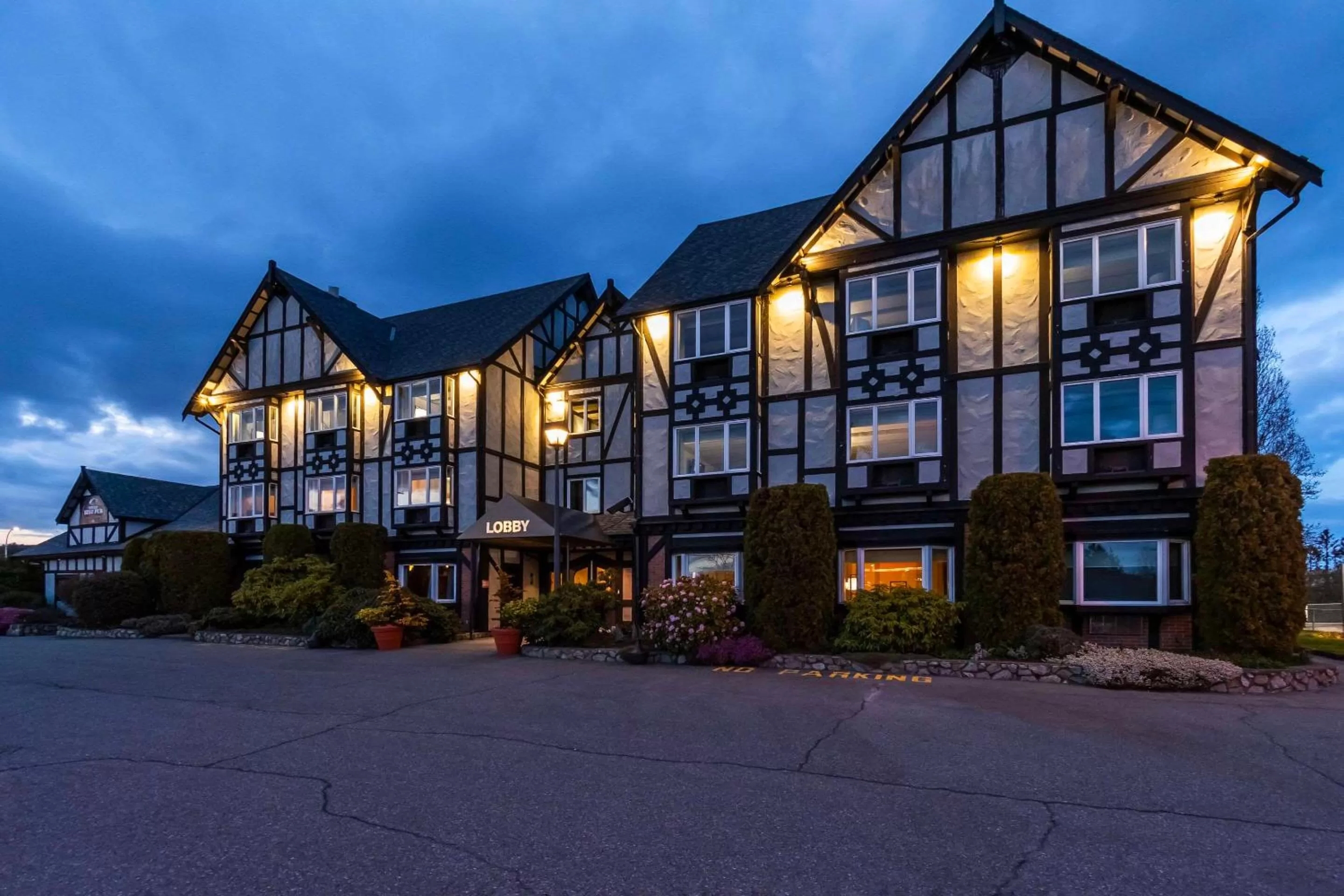 Property building in Quality Inn Waddling Dog