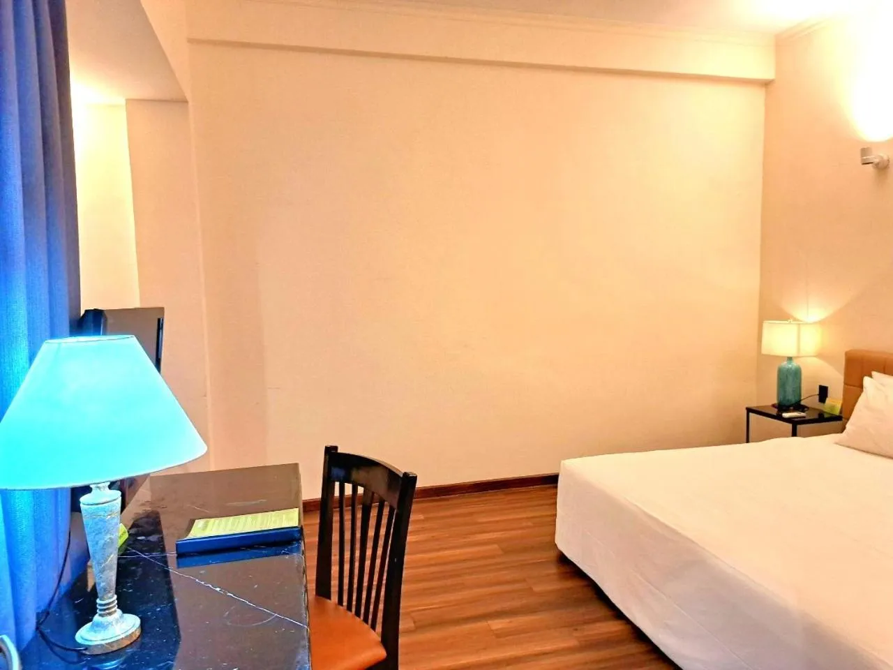 Bedroom, Bed in Liberty 2 Hotel