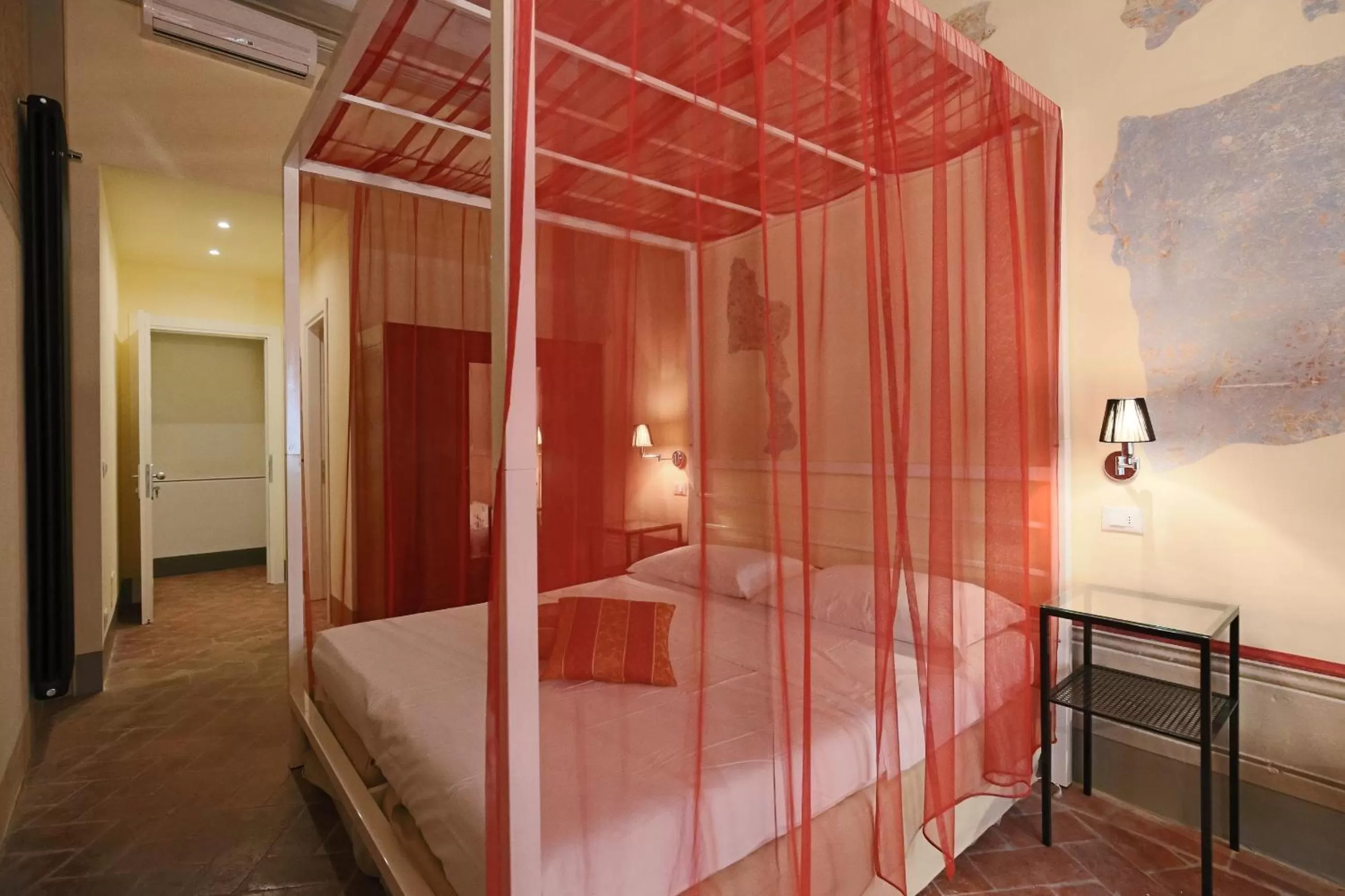 Bedroom in Uffizi Harmony