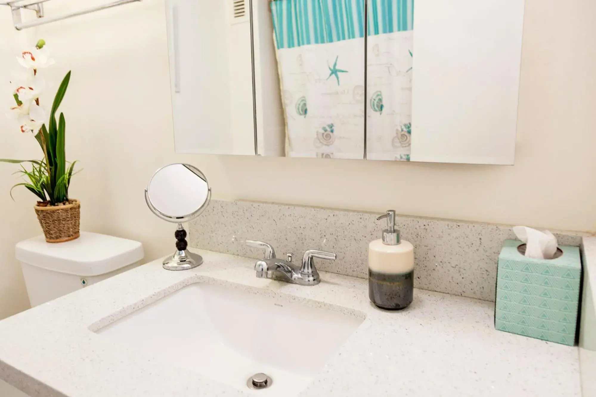 Bathroom in Tropical Studios at Marine Surf Waikiki - FREE PARKING - BEST LOCATION - FULL KITCHEN - SWIMMING POOL