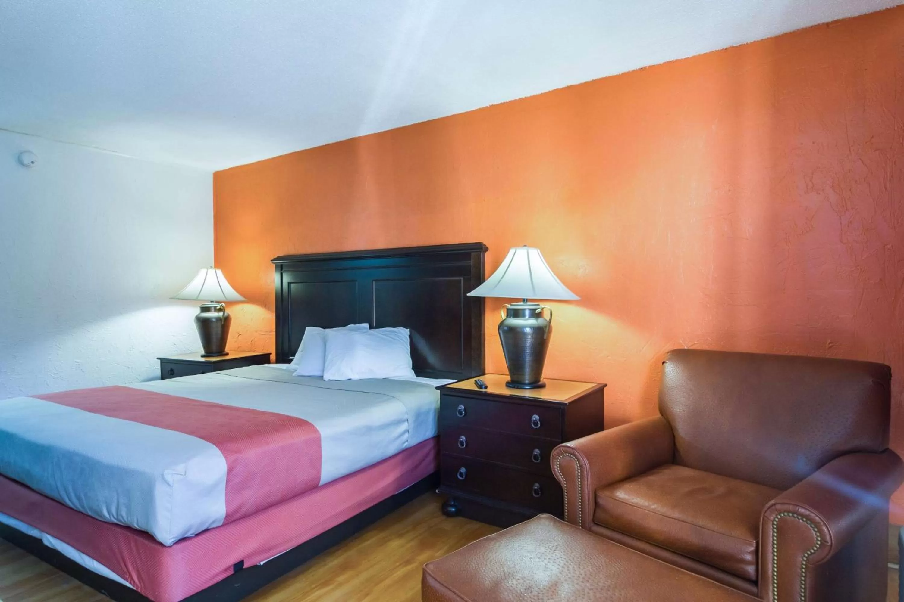 Photo of the whole room, Bed in Motel 6-Townsend, GA