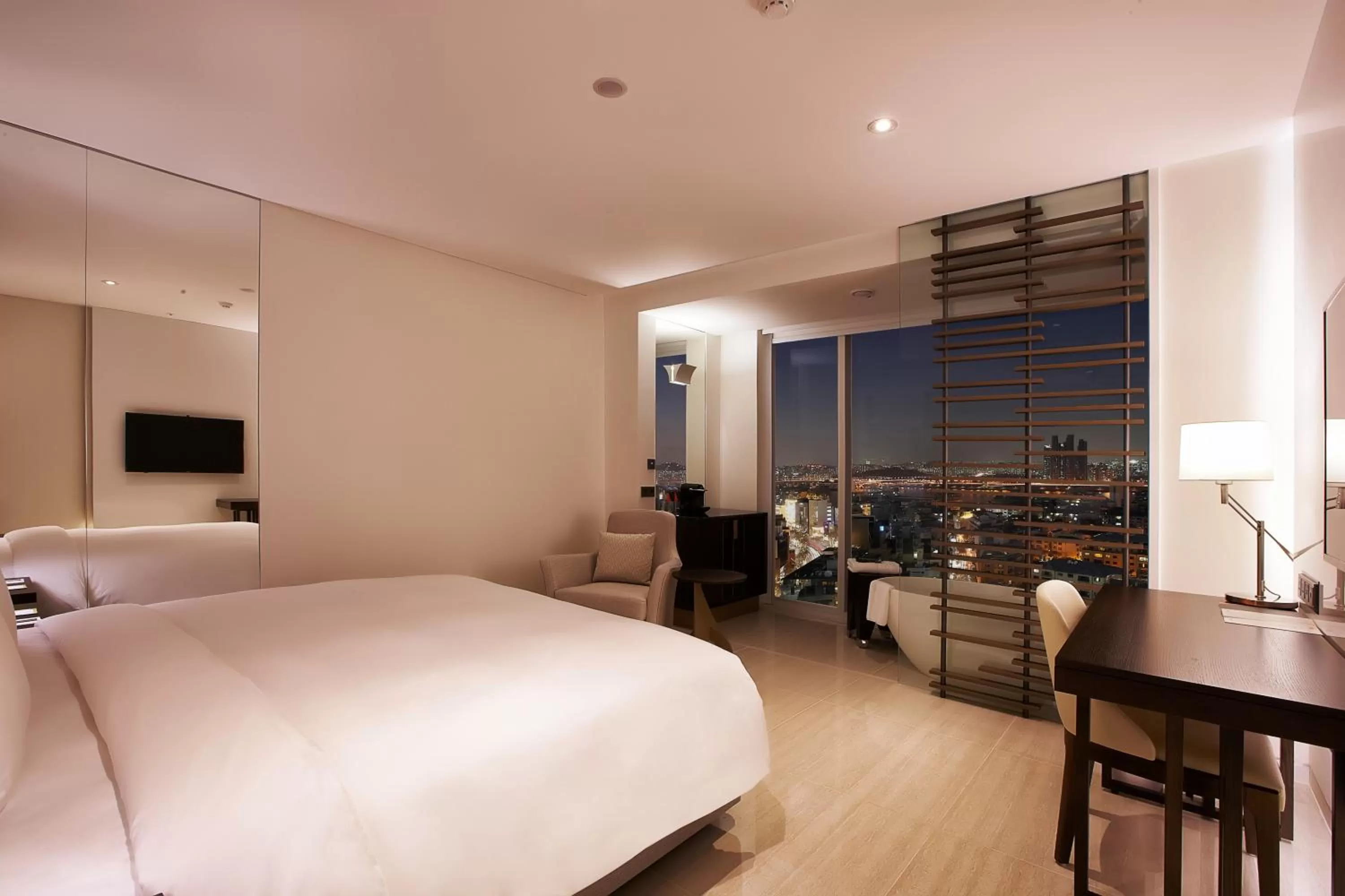 Bed in Hotel Entra Gangnam