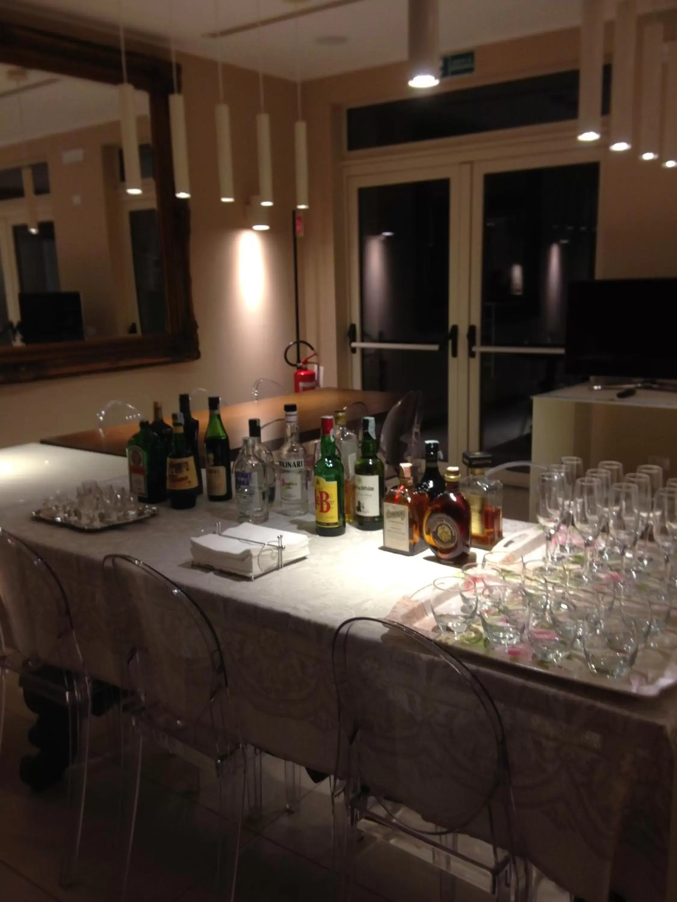 Lounge or bar, Drinks in La Castellana Loft Hotel