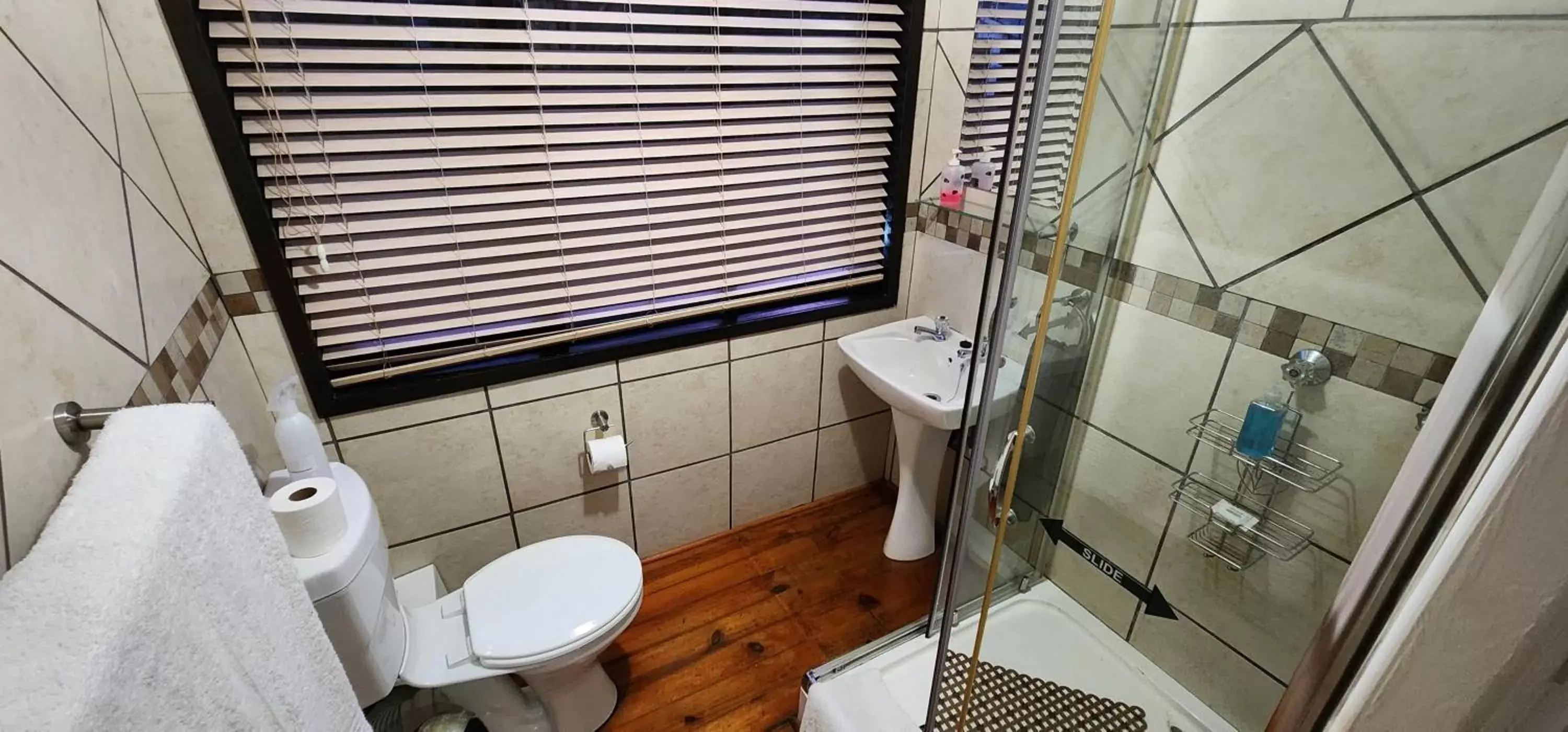 Bathroom in Lagoon Lodge