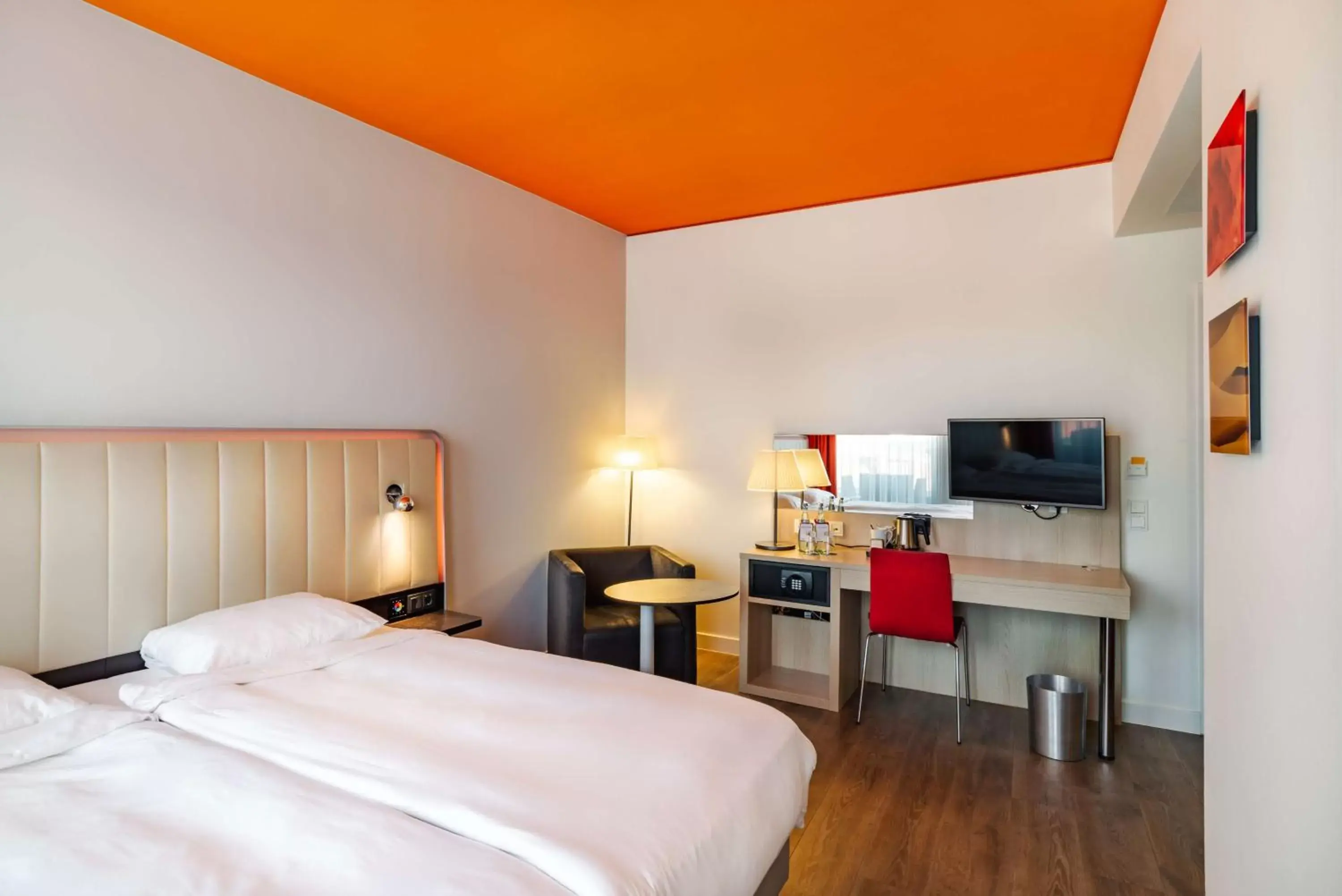 Bedroom, Bed in Park Inn by Radisson Stuttgart