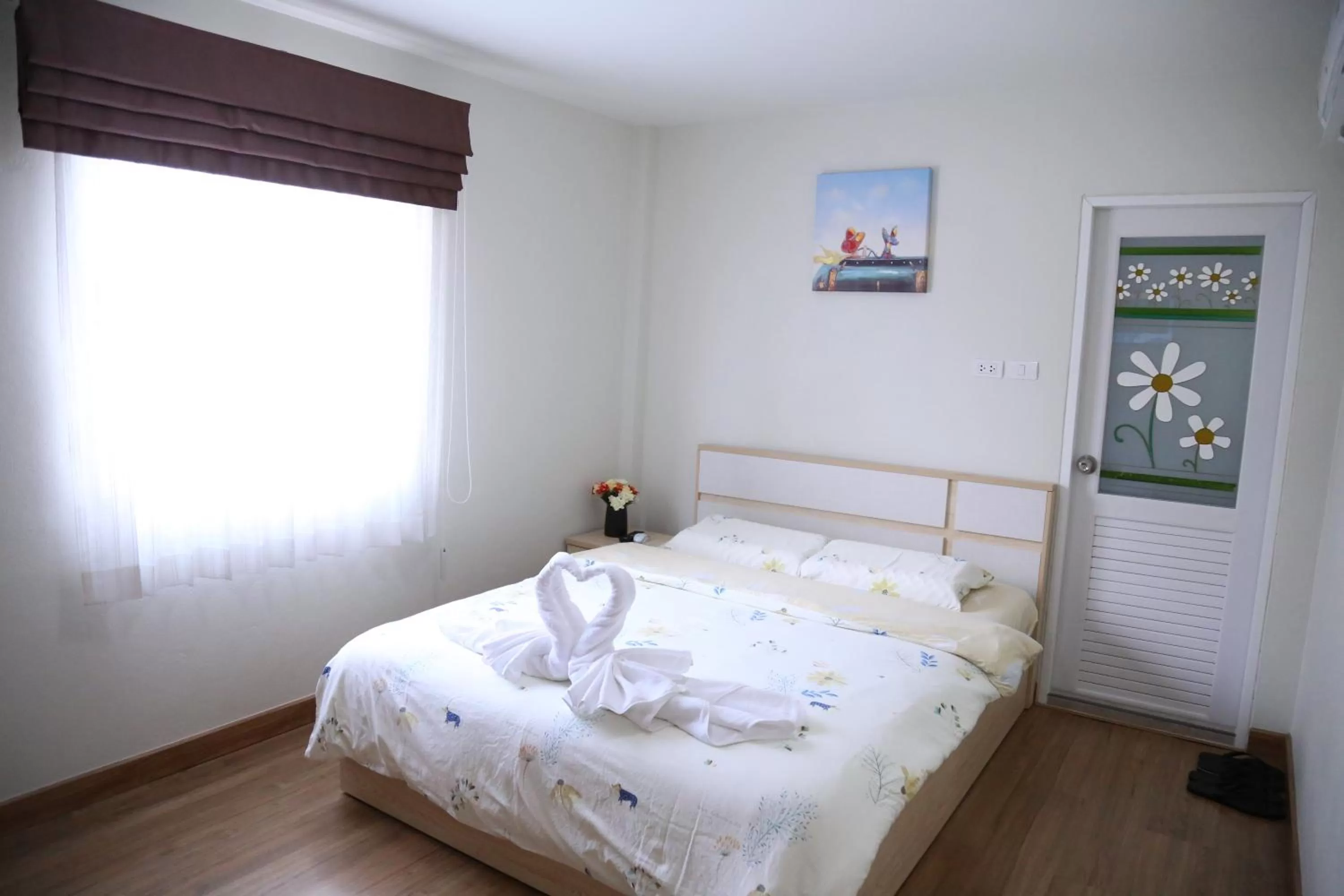 Photo of the whole room, Bed in TD Bangkok