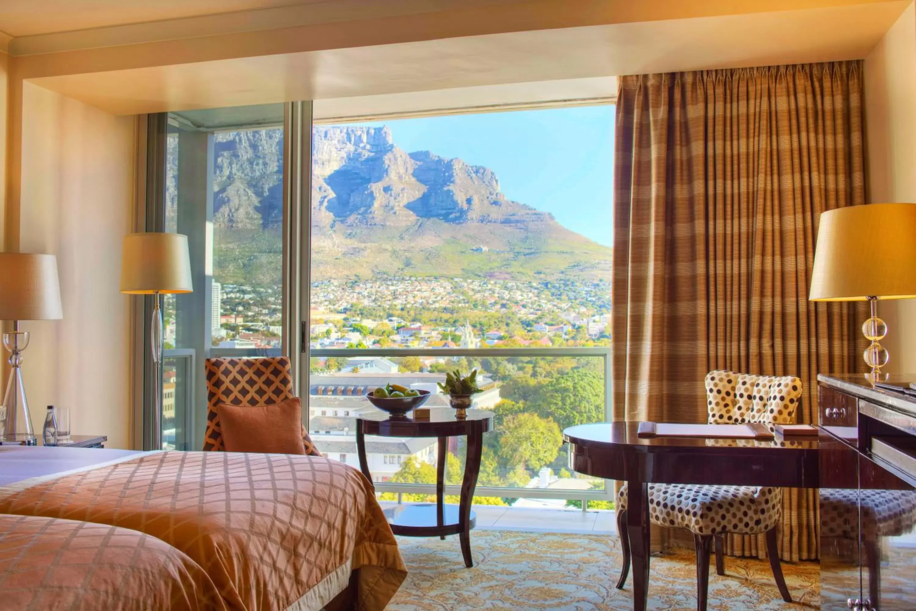 Bed, Mountain View in Taj Cape Town