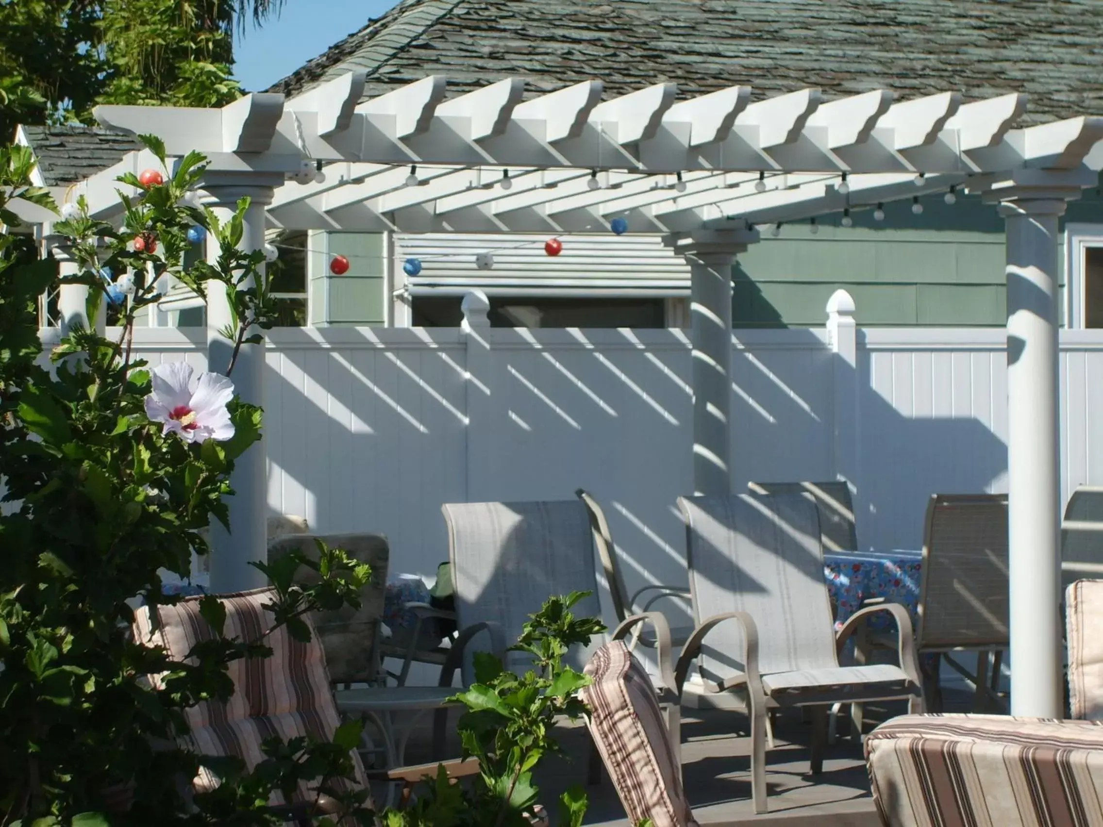 Patio in Sunnyside Inn Bed &Breakfast