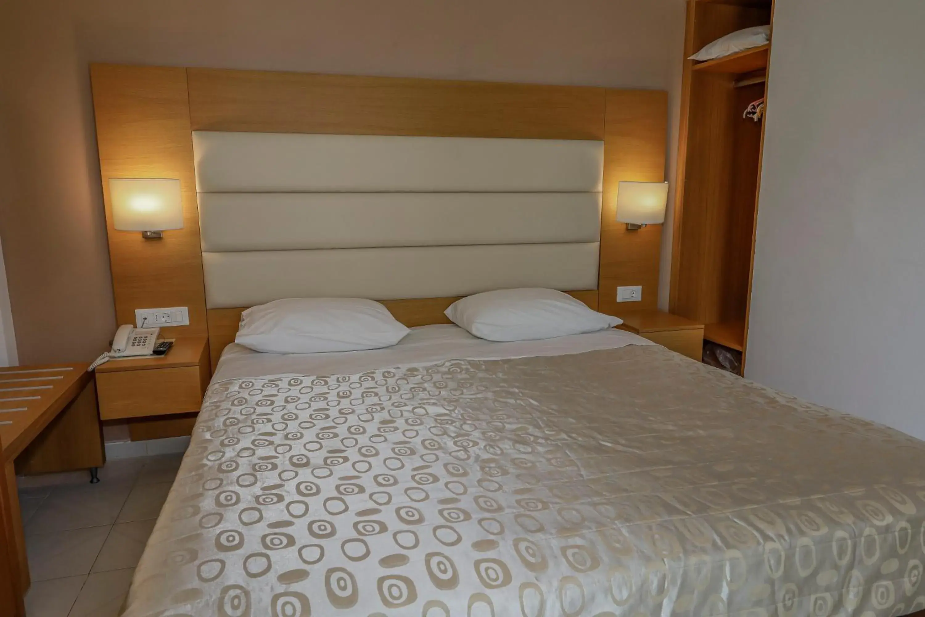 Bedroom, Bed in Africa Hotel