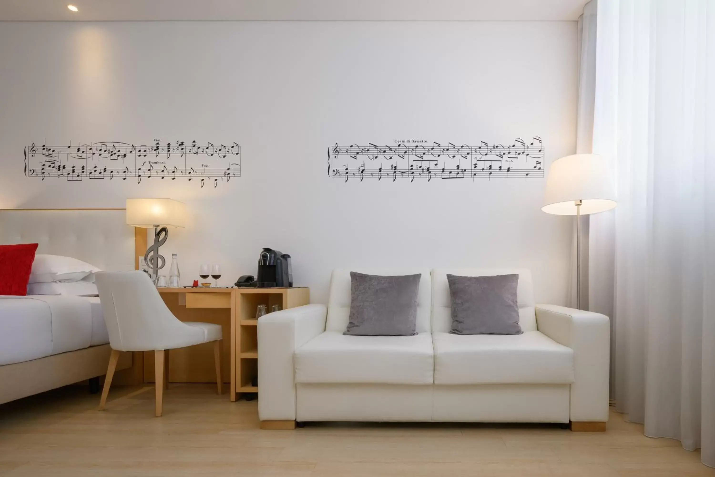 Bedroom, Seating Area in Hotel da Música