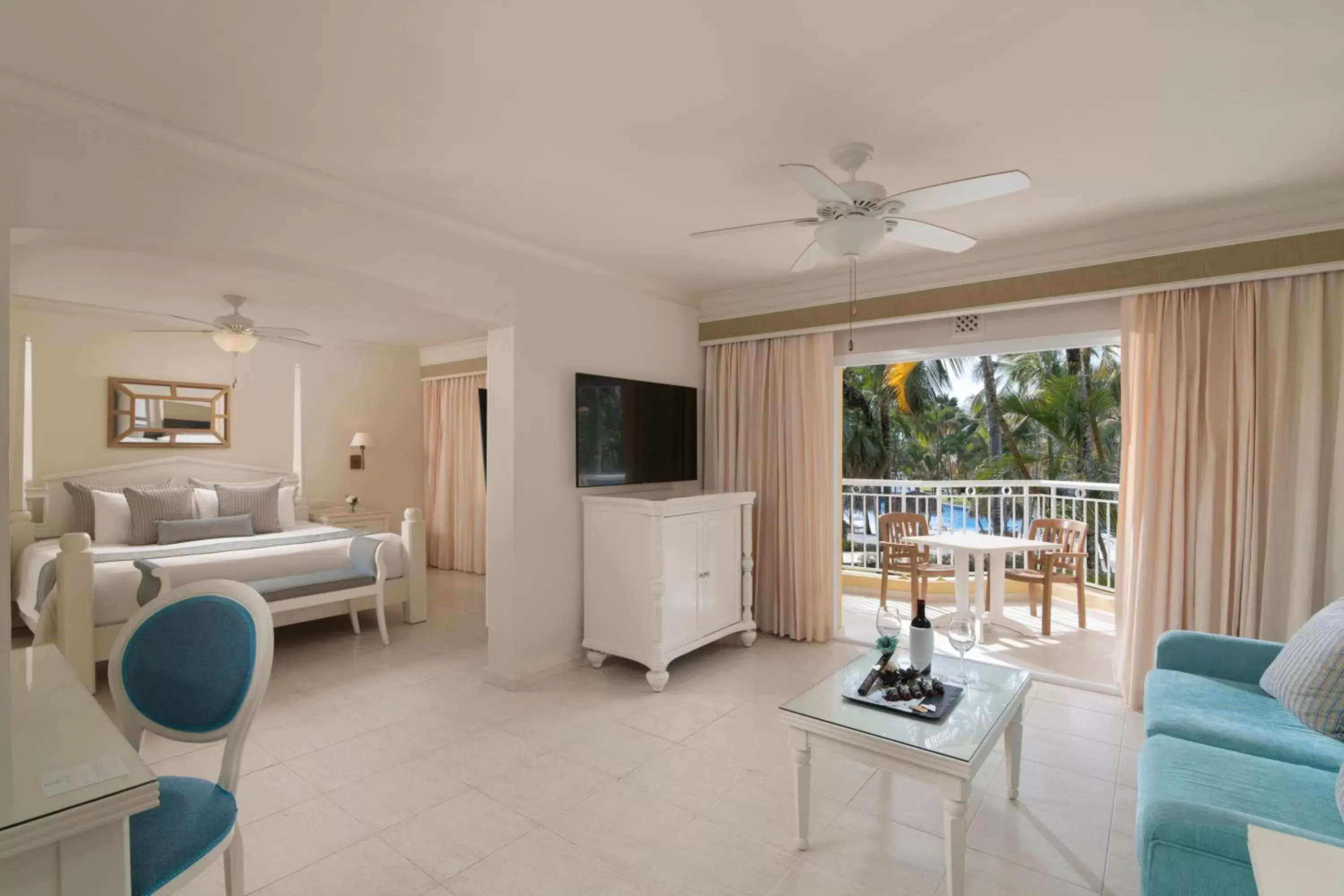 Photo of the whole room, Seating Area in Jewel Punta Cana All-Inclusive Resort