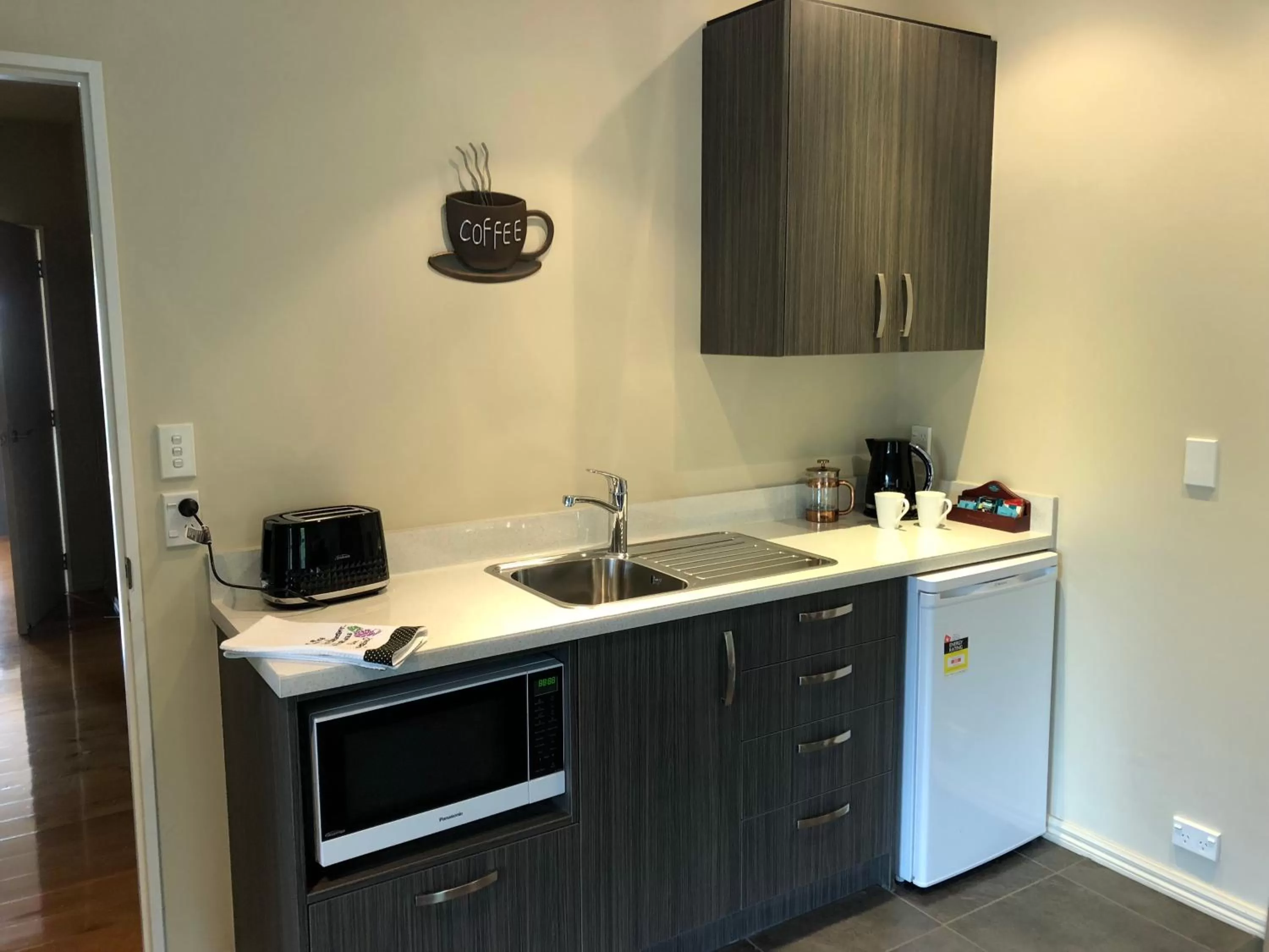 Beach, Kitchen/Kitchenette in GMH Home Stay