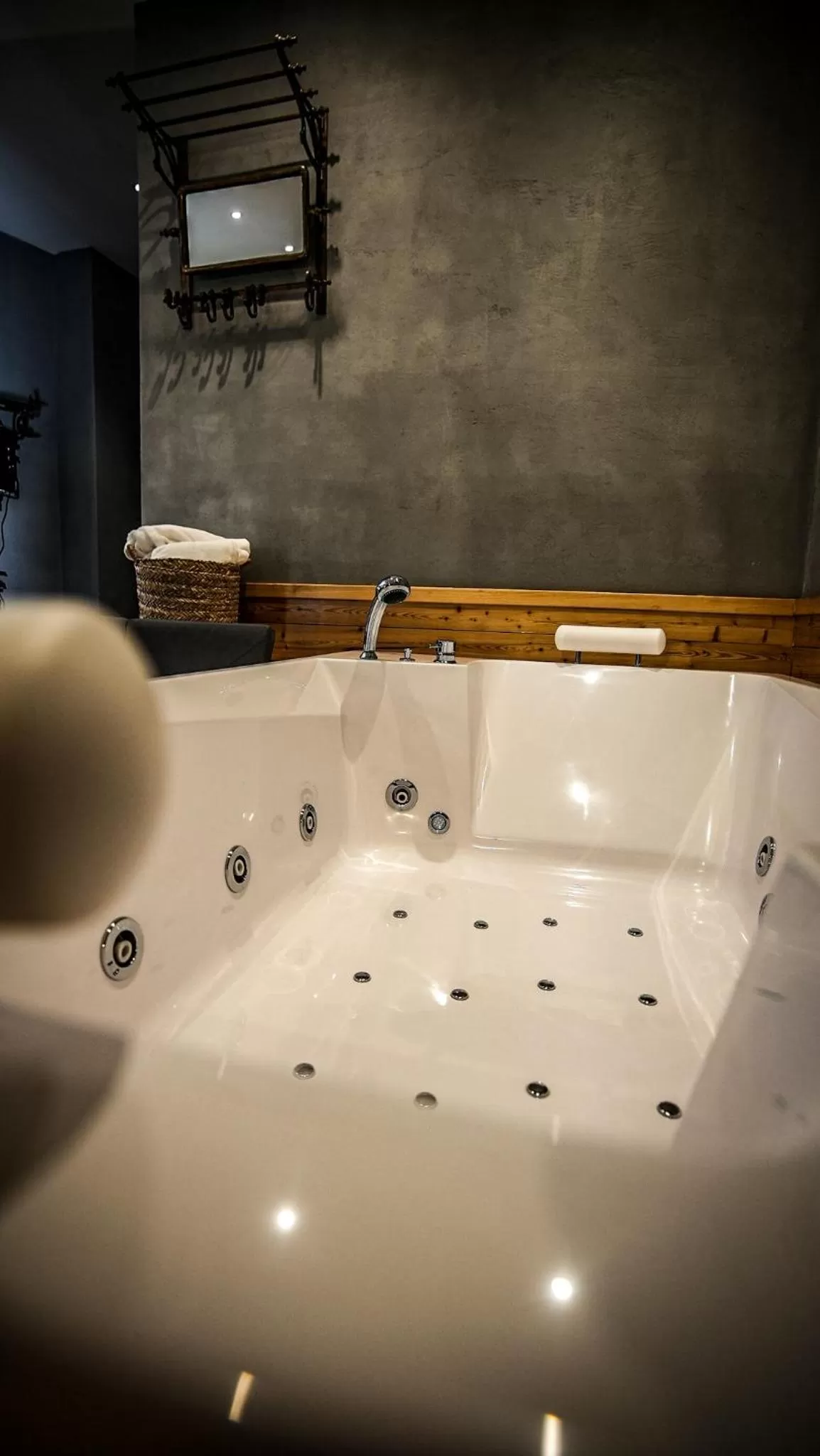 Hot Tub in Drì bed & breakfast