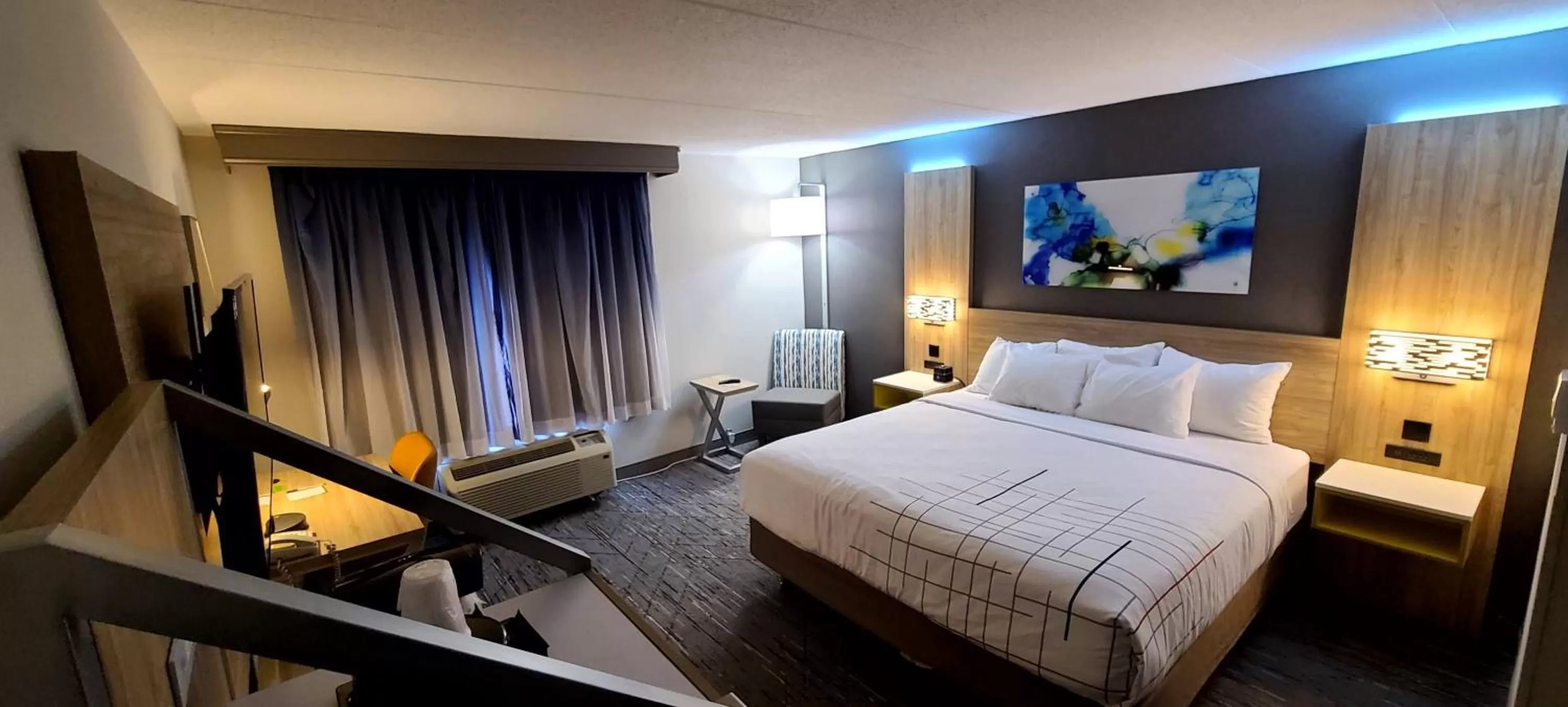 Bedroom, Bed in La Quinta by Wyndham Lexington Park - Patuxent