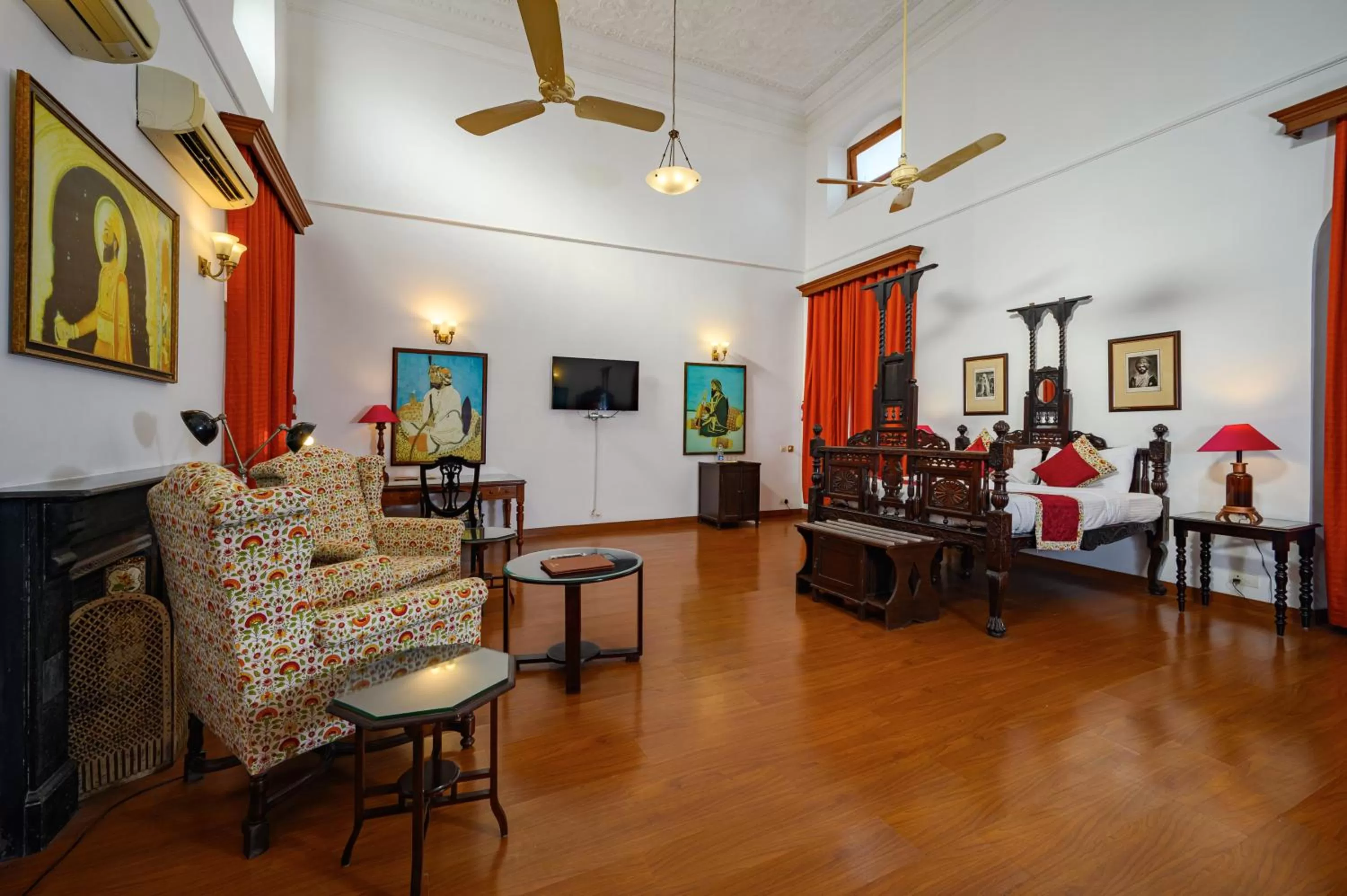 Bed in Neemrana's - Baradari Palace