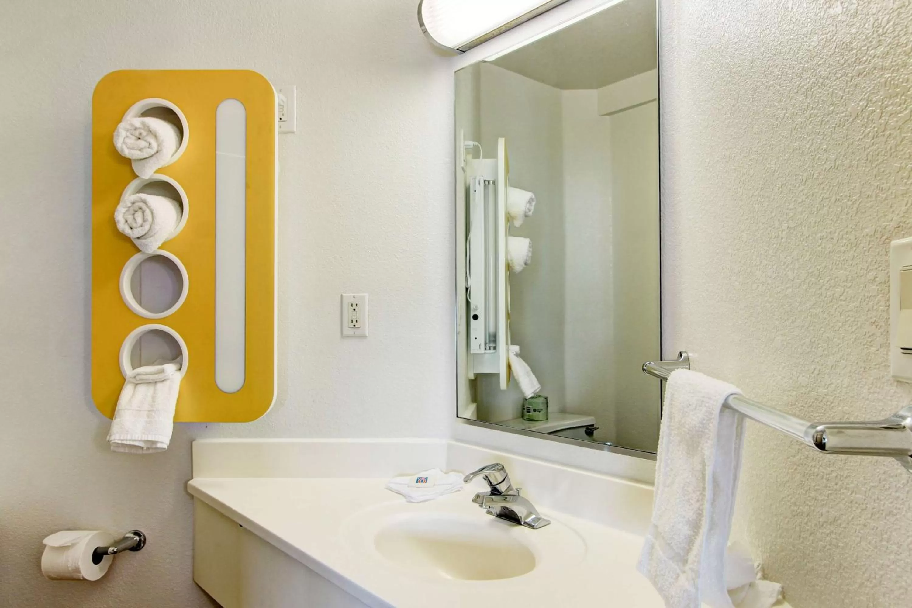 Quadruple Room in Super 8 by Wyndham Aurora East
