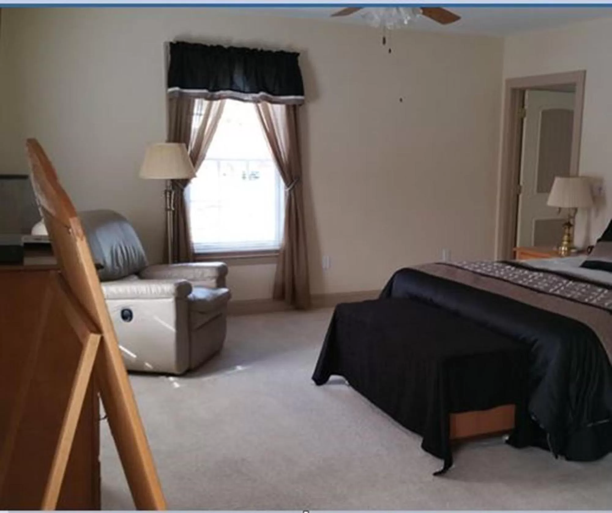 TV/Entertainment Center in Stamford Gables Bed and Breakfast