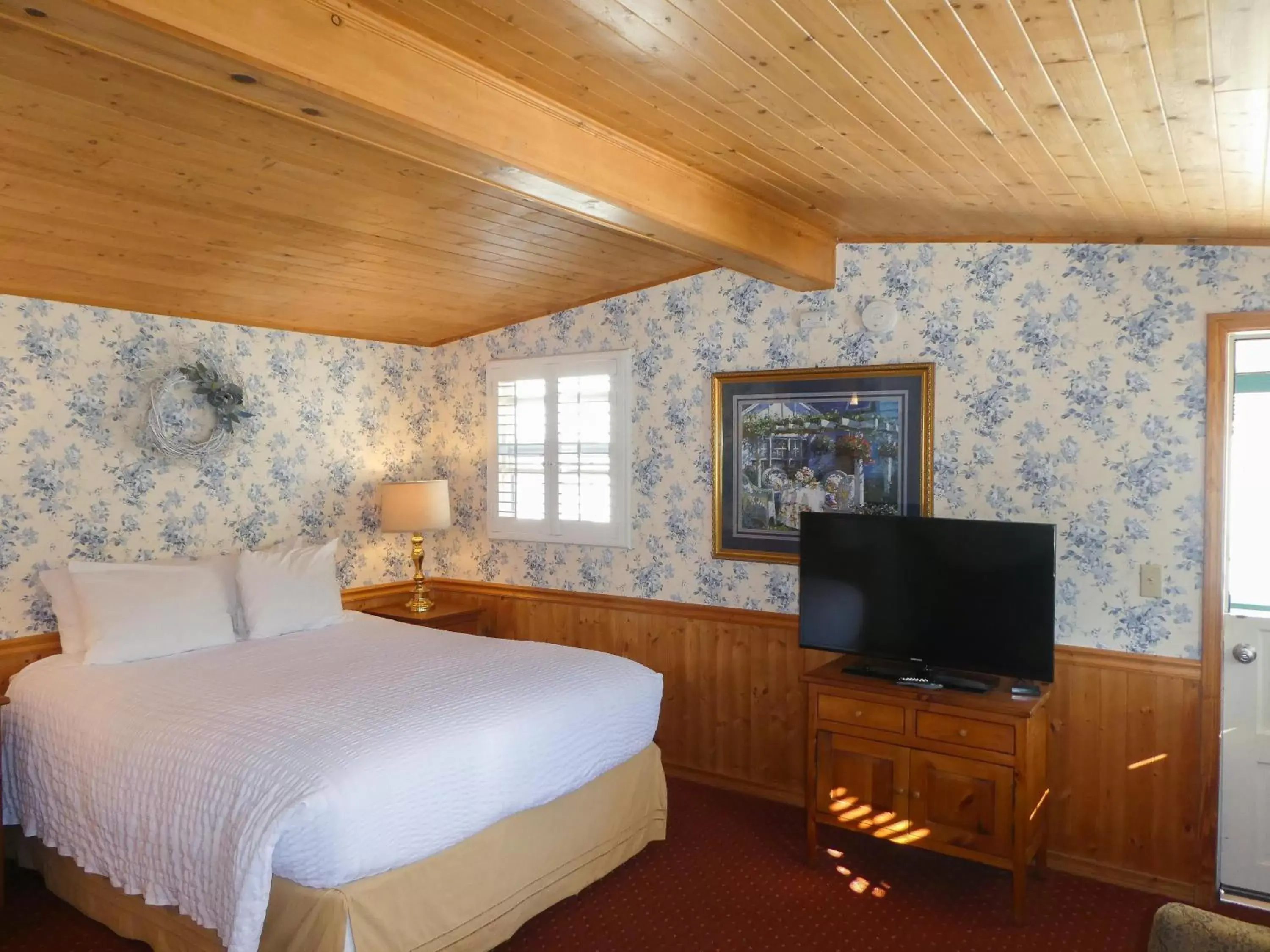 San Luis Deluxe Room with Two Queen Beds in Carmel Fireplace Inn