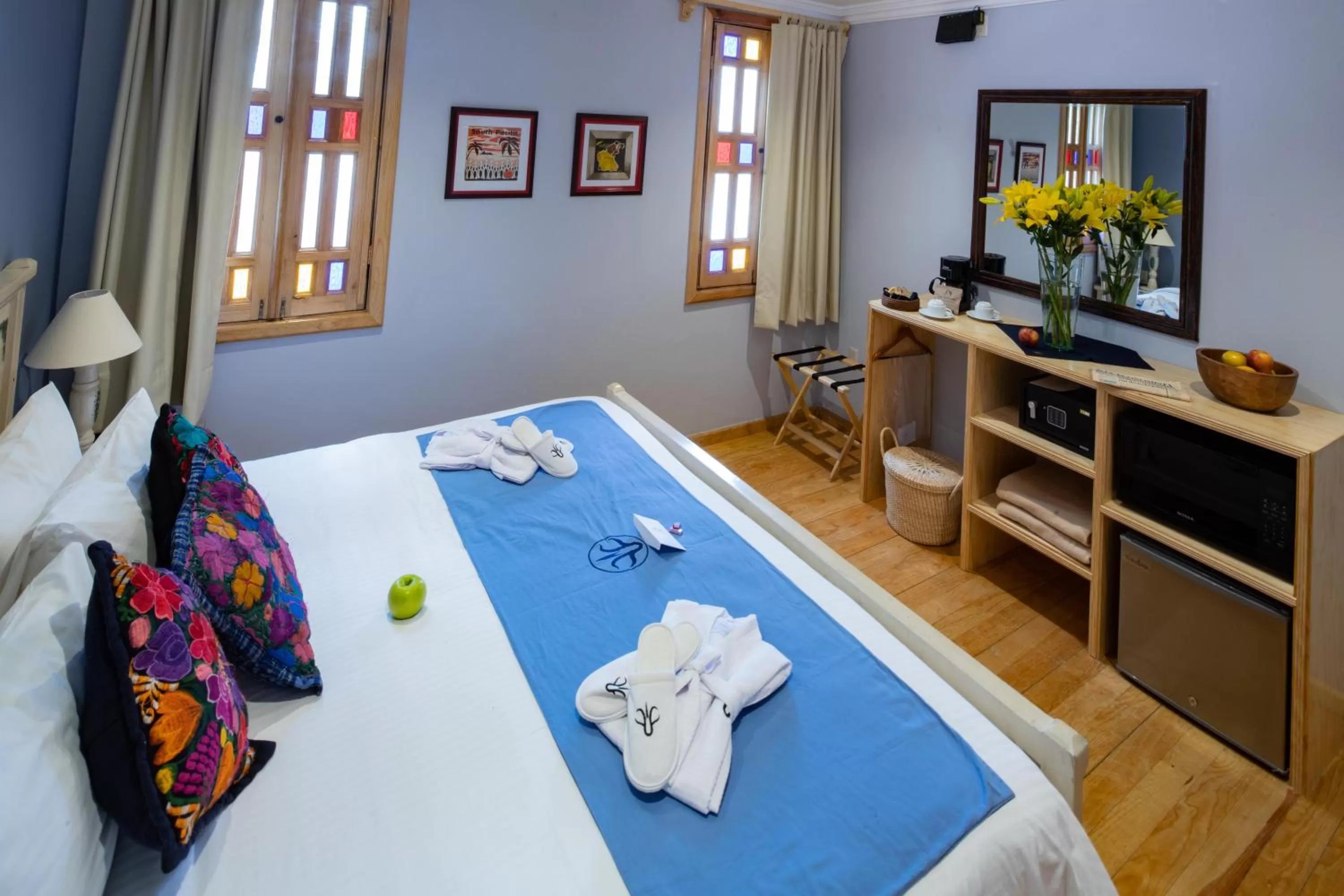 Photo of the whole room, Bed in Hotel Parque México Suites at Condesa