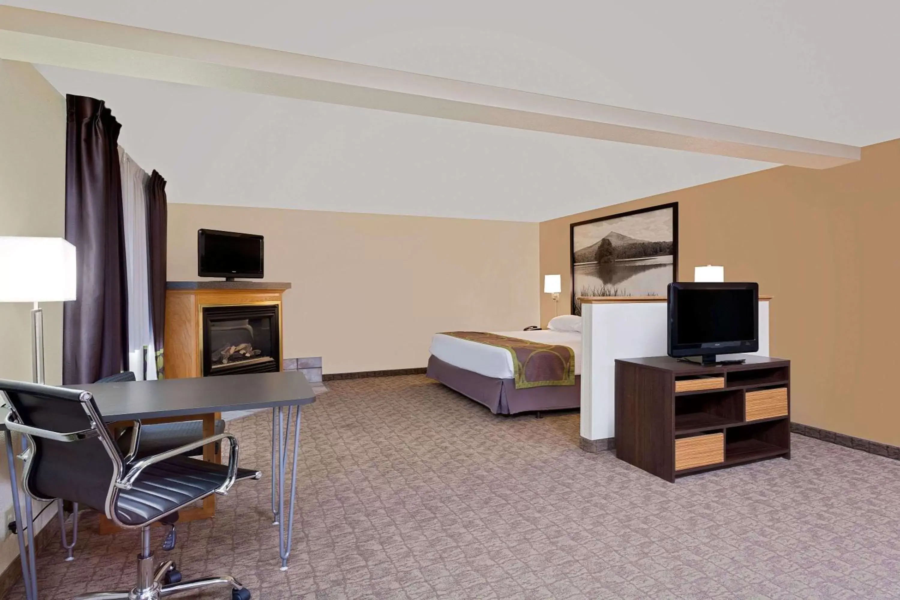 Photo of the whole room, TV/Entertainment Center in Super 8 by Wyndham Lebanon